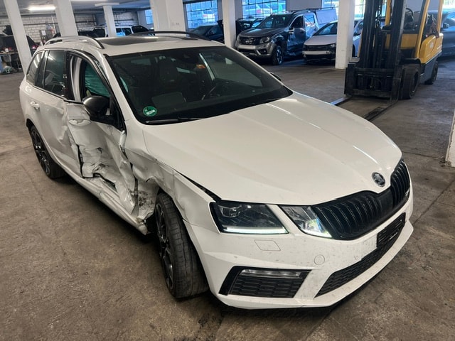 SKODA Octavia Combi 2.0 TDI RS 4x4 DSG-image-5