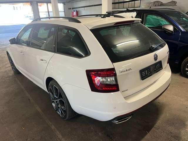 SKODA Octavia Combi 2.0 TDI RS 4x4 DSG-image-0