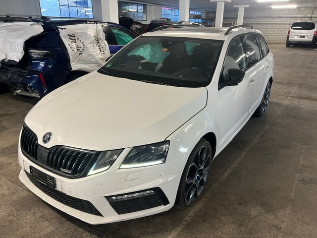 SKODA Octavia Combi 2.0 TDI RS 4x4 DSG-image-2