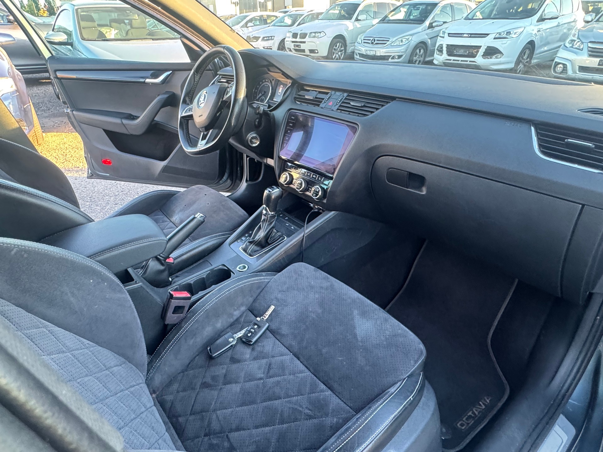 SKODA Octavia Combi 2.0 TDI RS 4x4 DSG-image-7