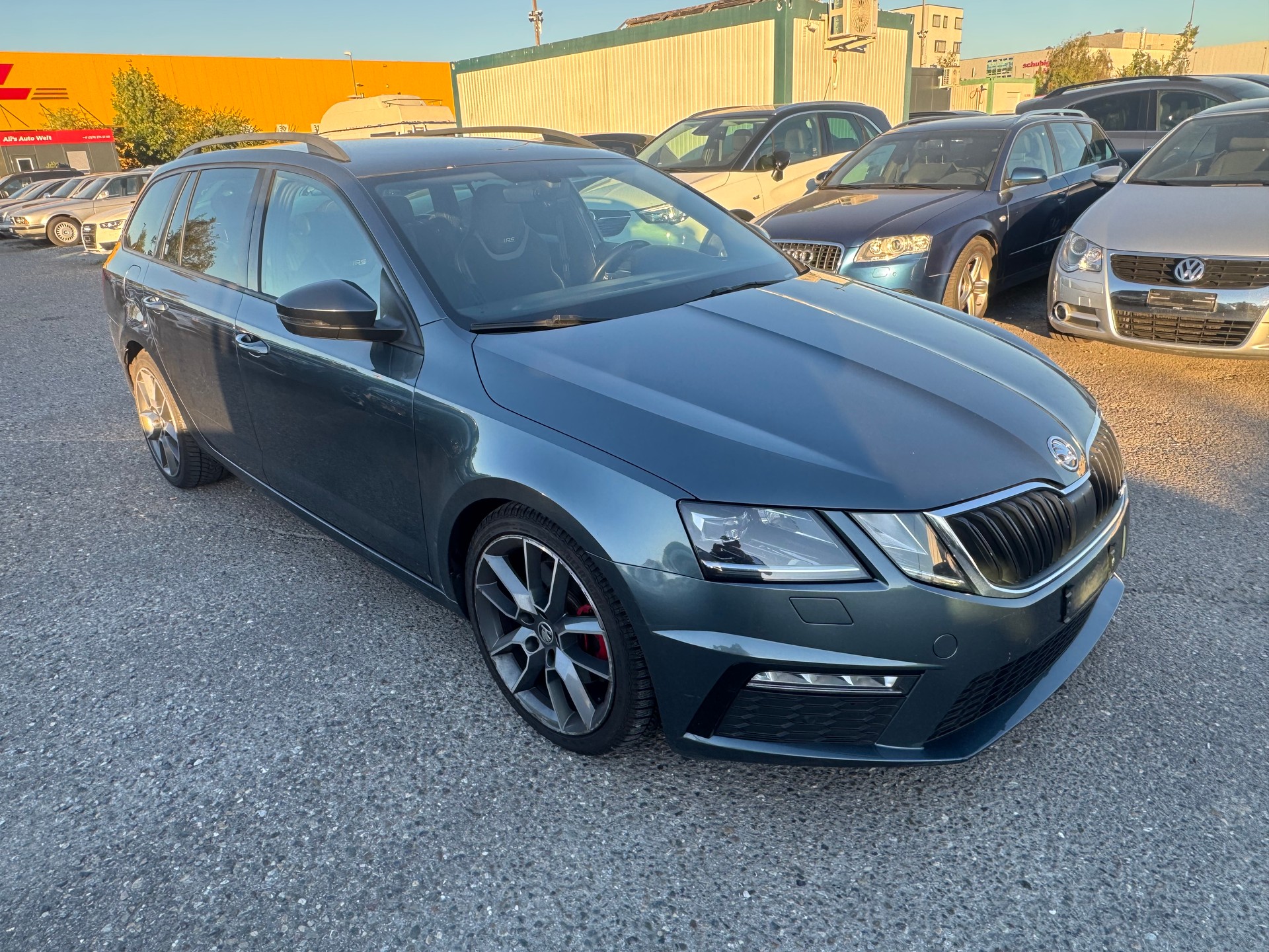 SKODA Octavia Combi 2.0 TDI RS 4x4 DSG-image-2