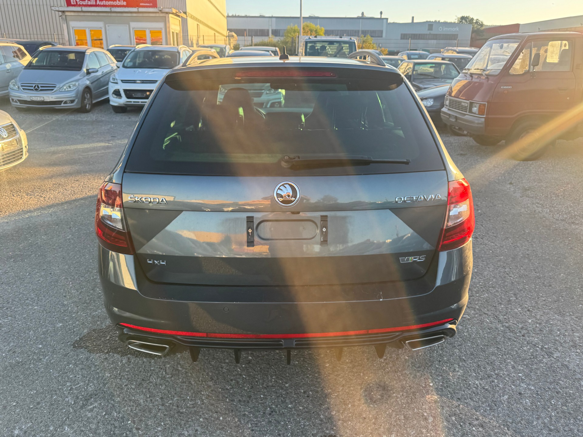 SKODA Octavia Combi 2.0 TDI RS 4x4 DSG-image-4