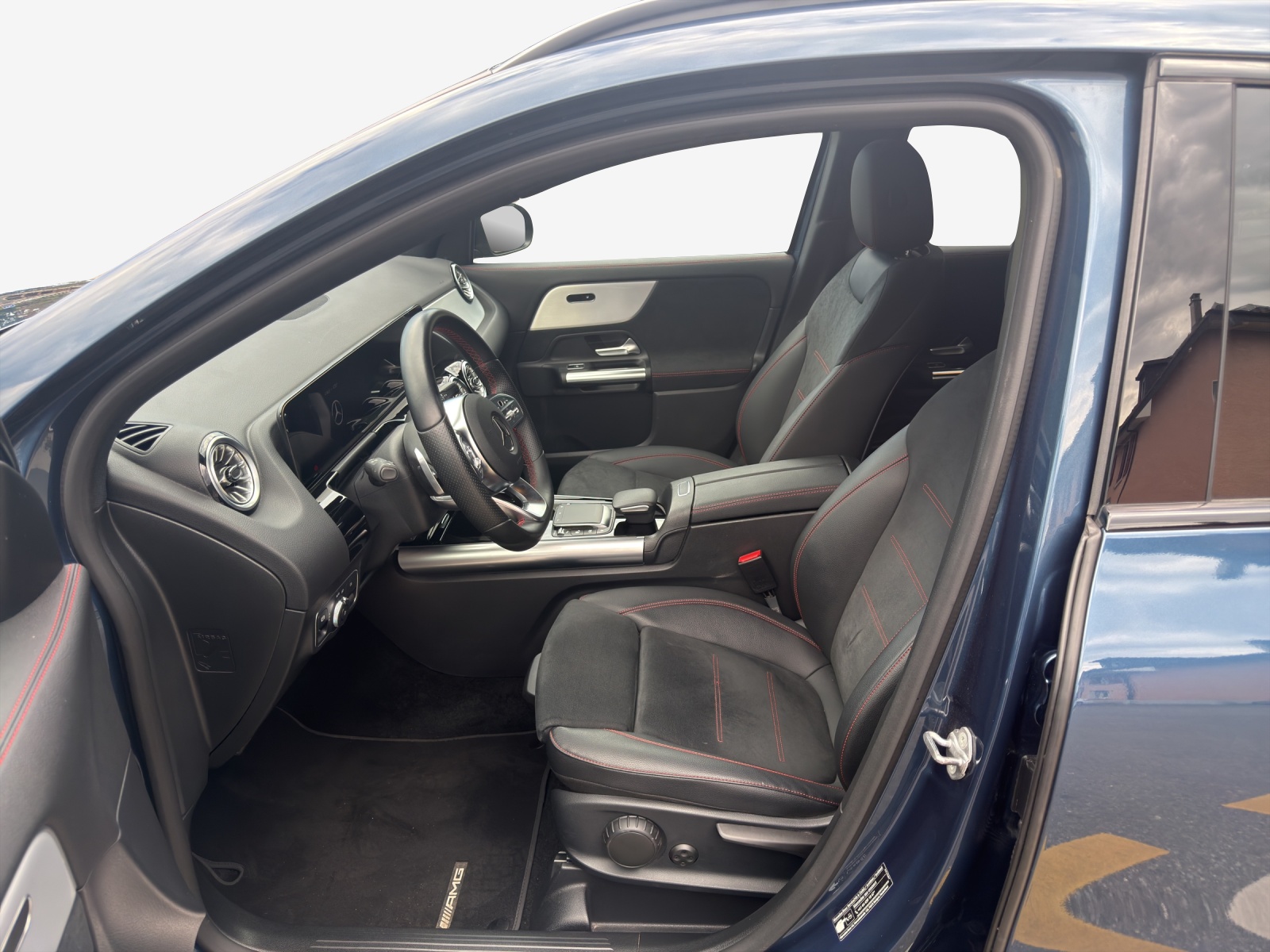 MERCEDES-BENZ GLA 250 4Matic AMG Line 8G-DCT-image-7