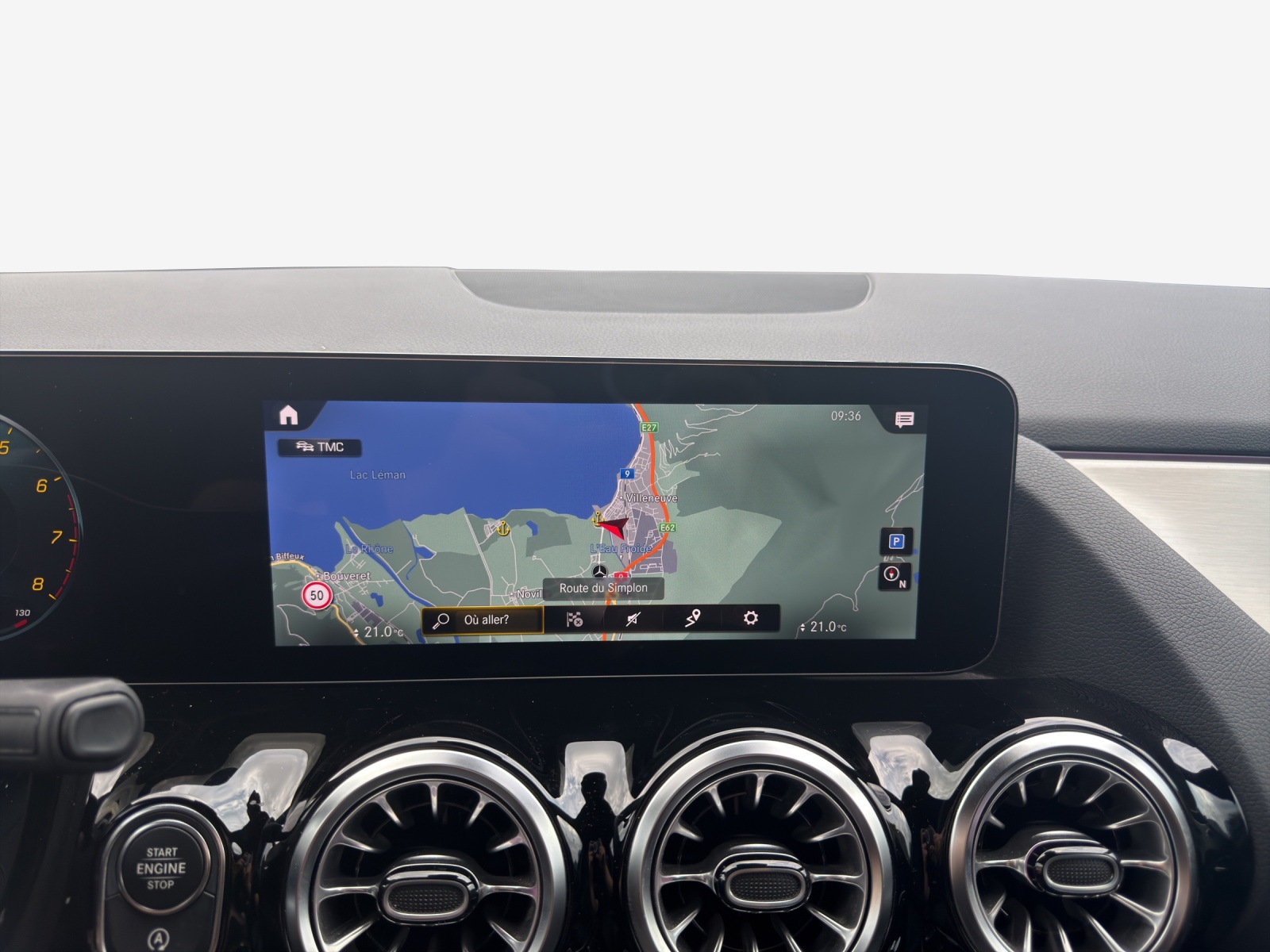 MERCEDES-BENZ GLA 250 4Matic AMG Line 8G-DCT-image-14