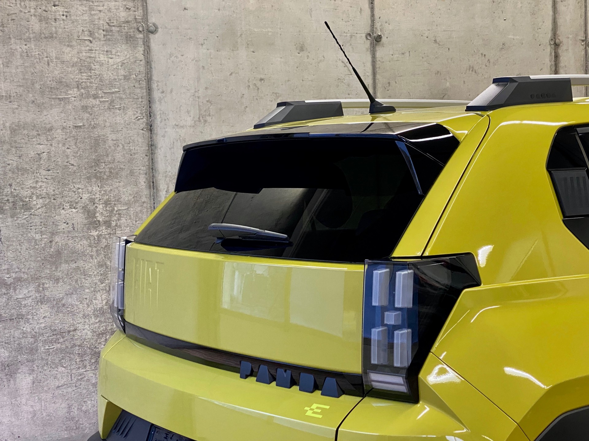 FIAT Grande Panda*Elektro*Swiss*La Prima*-image-23