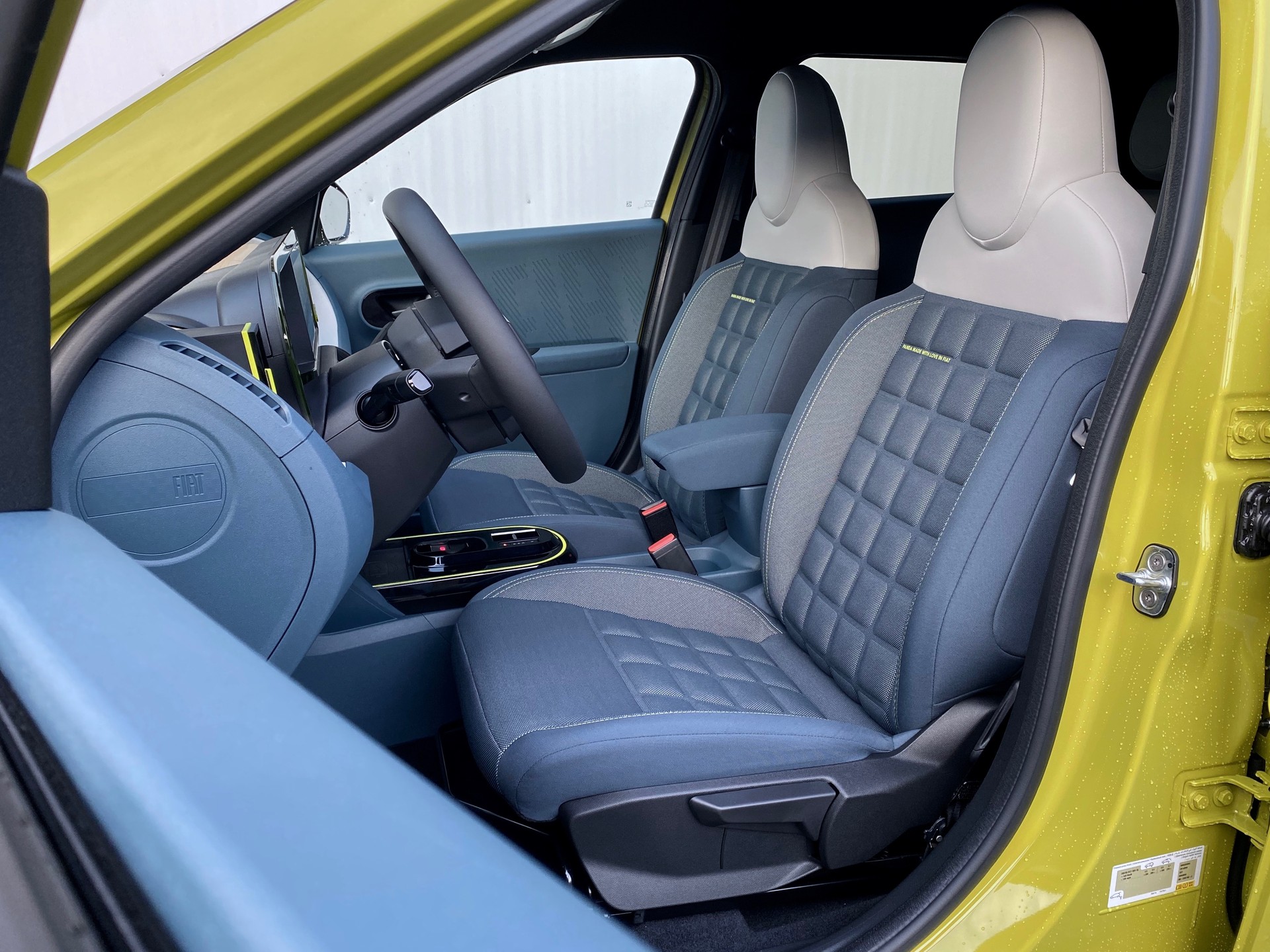 FIAT Grande Panda*Elektro*Swiss*La Prima*-image-3