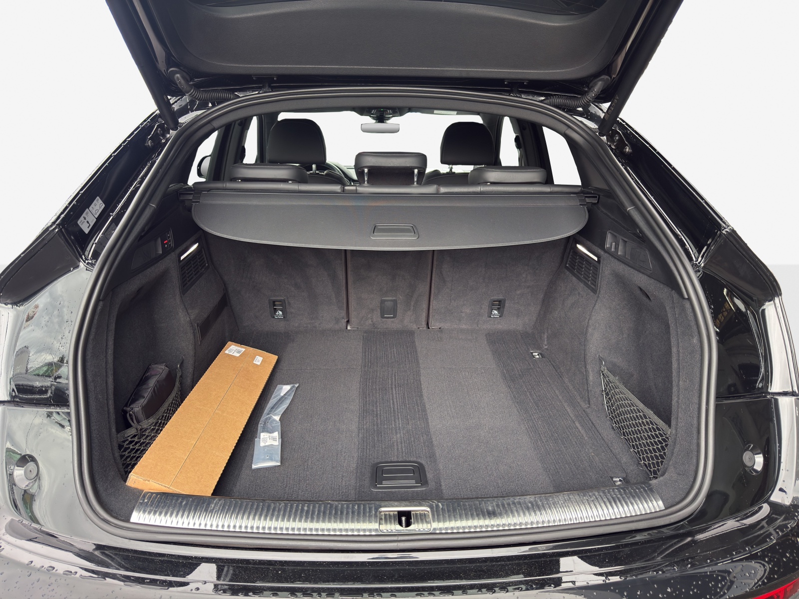 AUDI Q5 Sportback 45 TFSI Black Edition quattro S-tronic-image-12