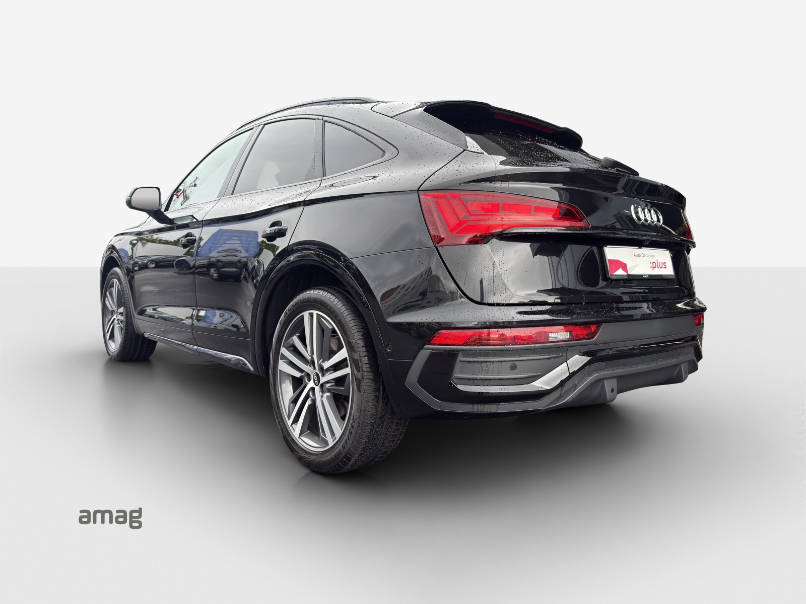 AUDI Q5 Sportback 45 TFSI Black Edition quattro S-tronic-image-2