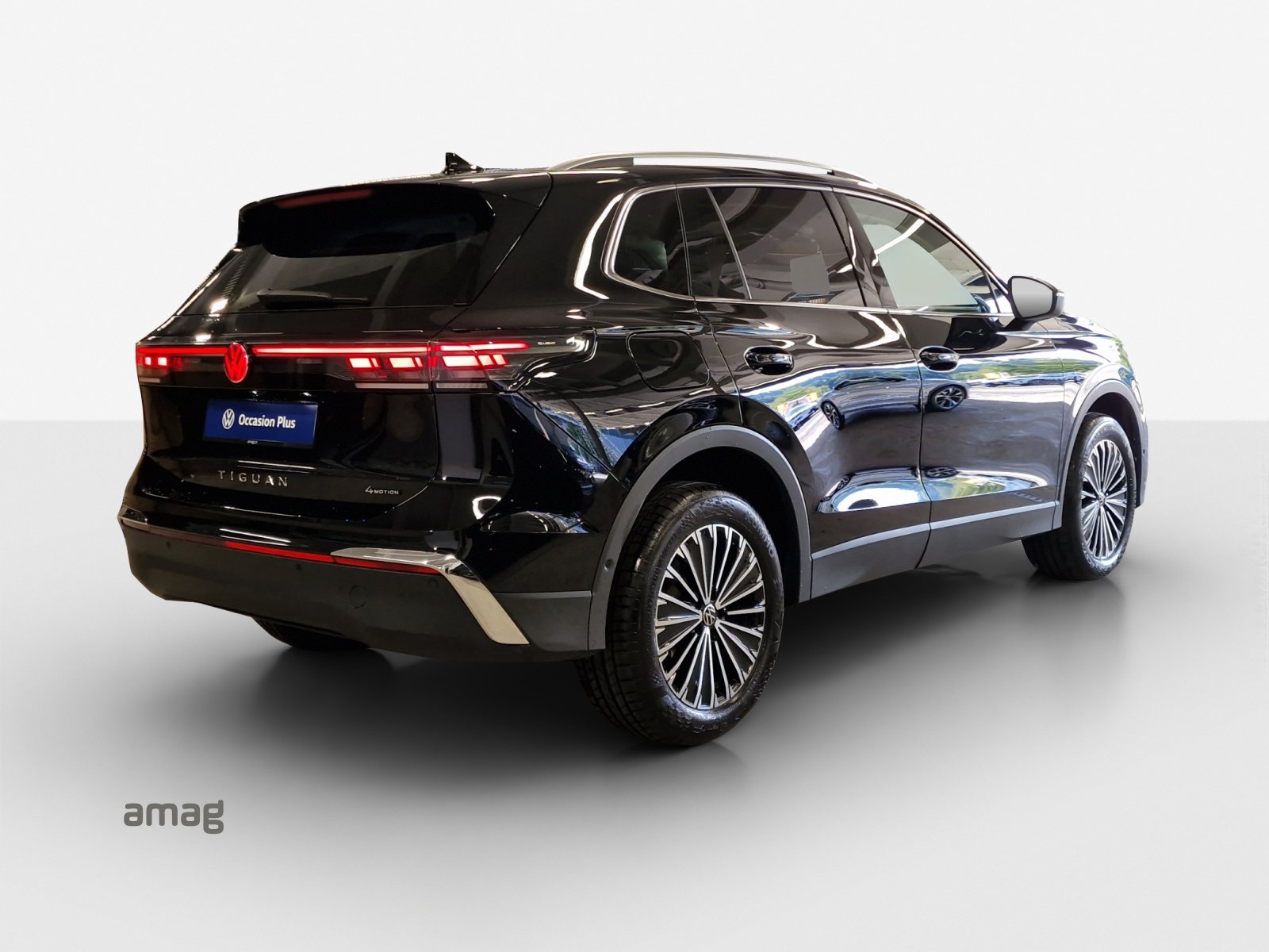 VW Tiguan 2.0 TSI DSG Elegance 4Motion-image-4