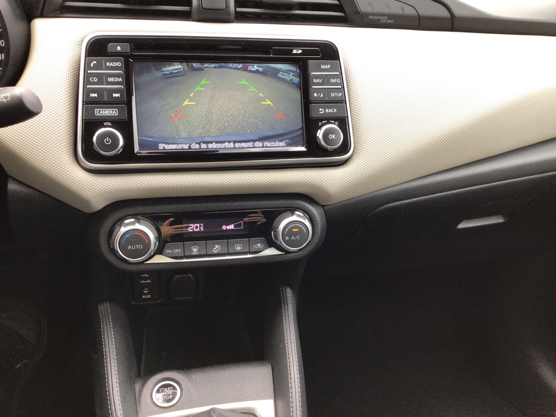 NISSAN Micra 0.9 IG-T n-connecta-image-10
