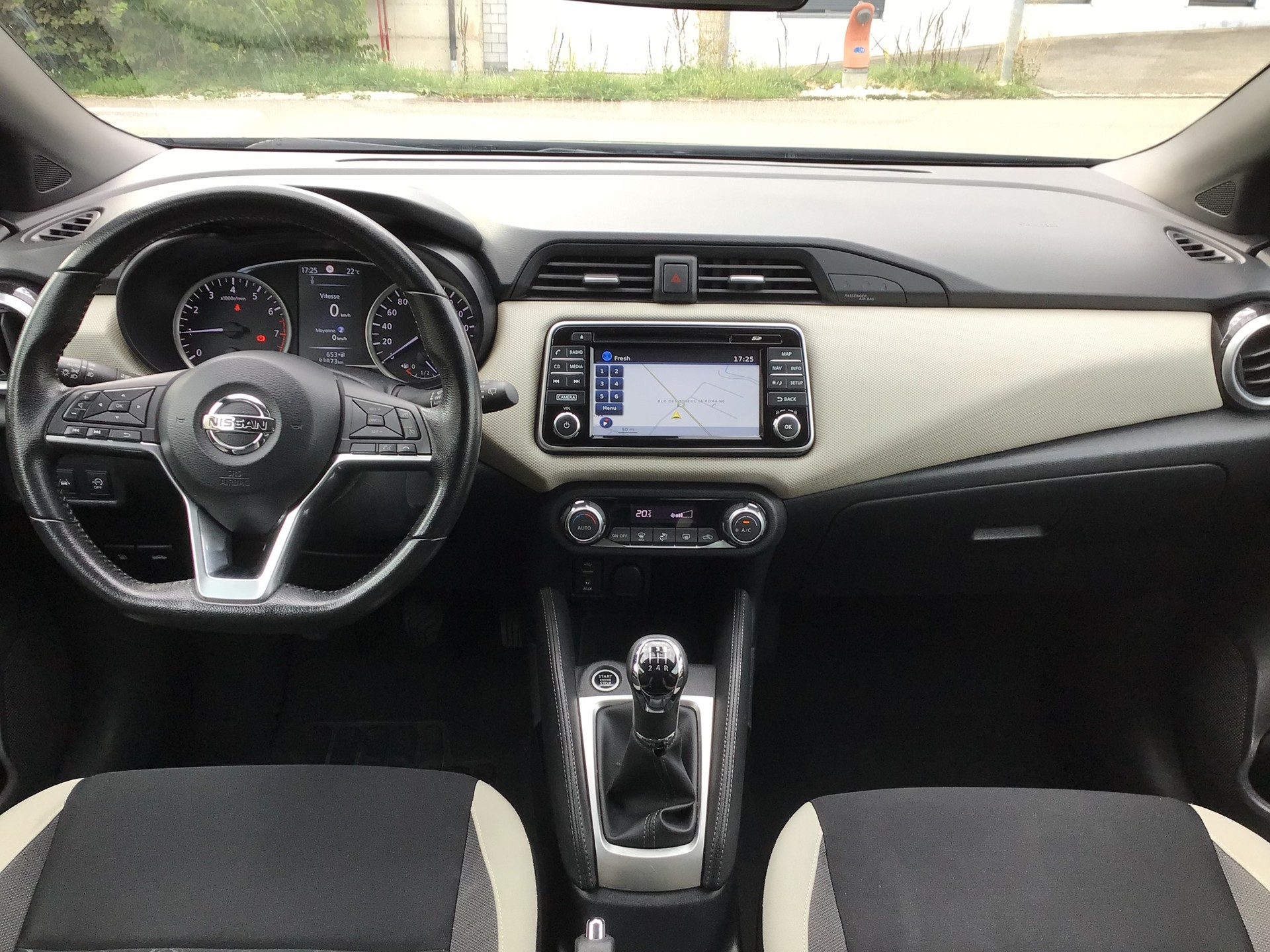 NISSAN Micra 0.9 IG-T n-connecta-image-8