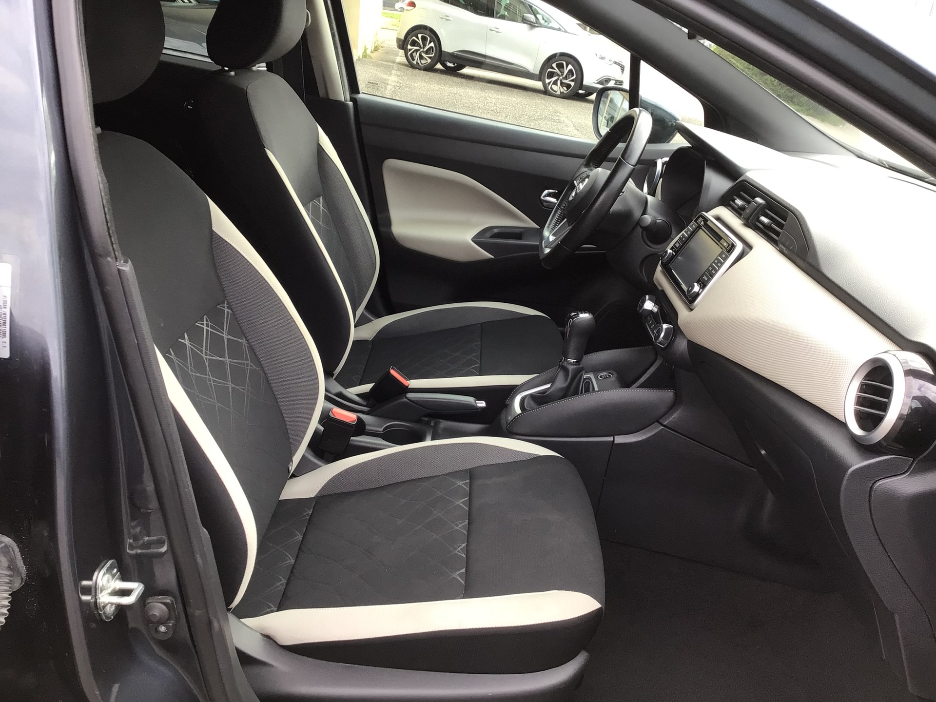 NISSAN Micra 0.9 IG-T n-connecta-image-7