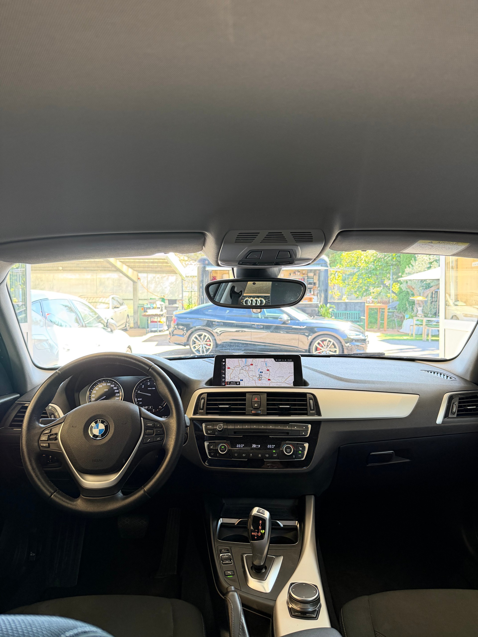 BMW 118i Essential Edition Steptronic-image-9