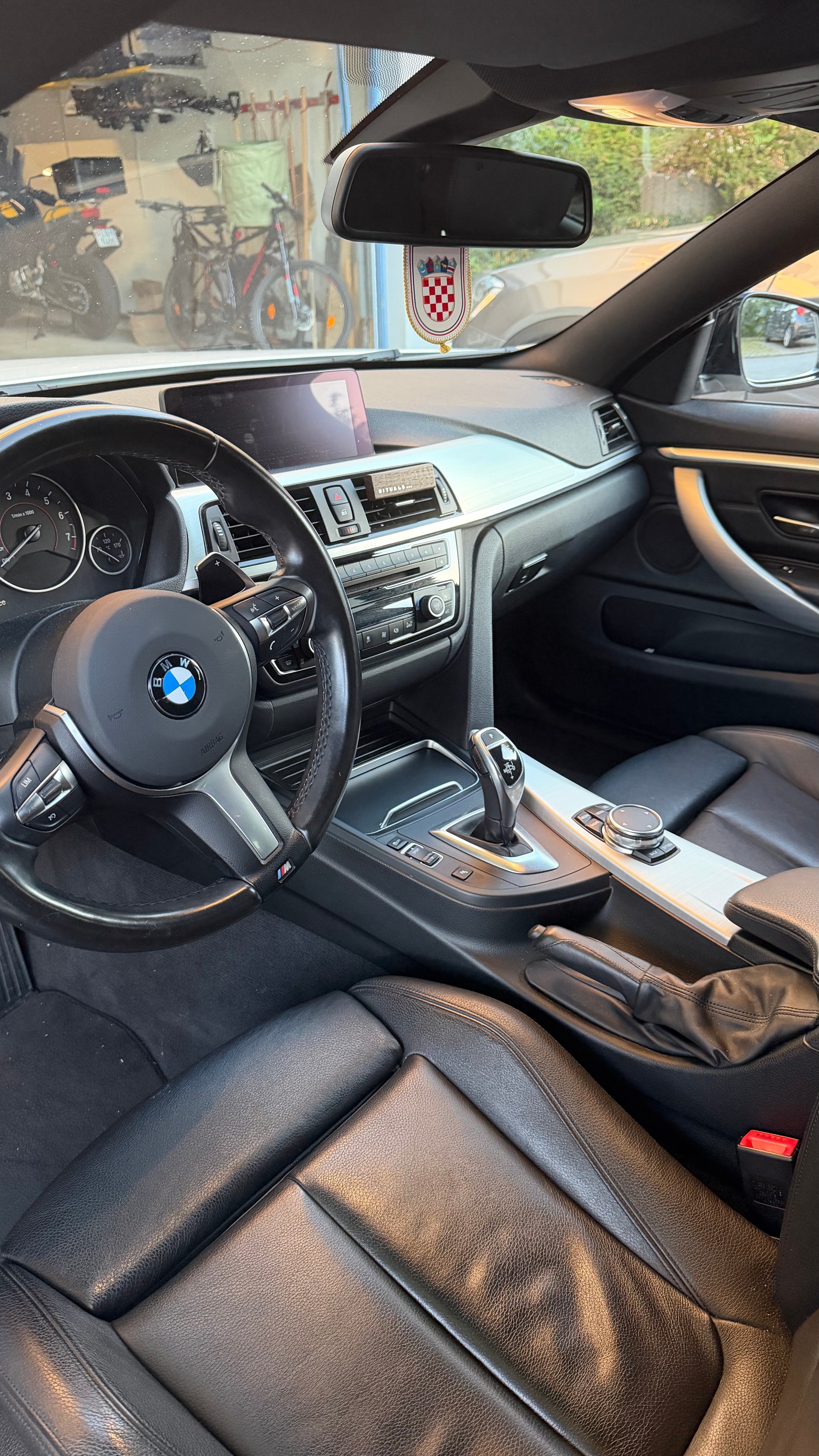 BMW 420i xDrive-image-2