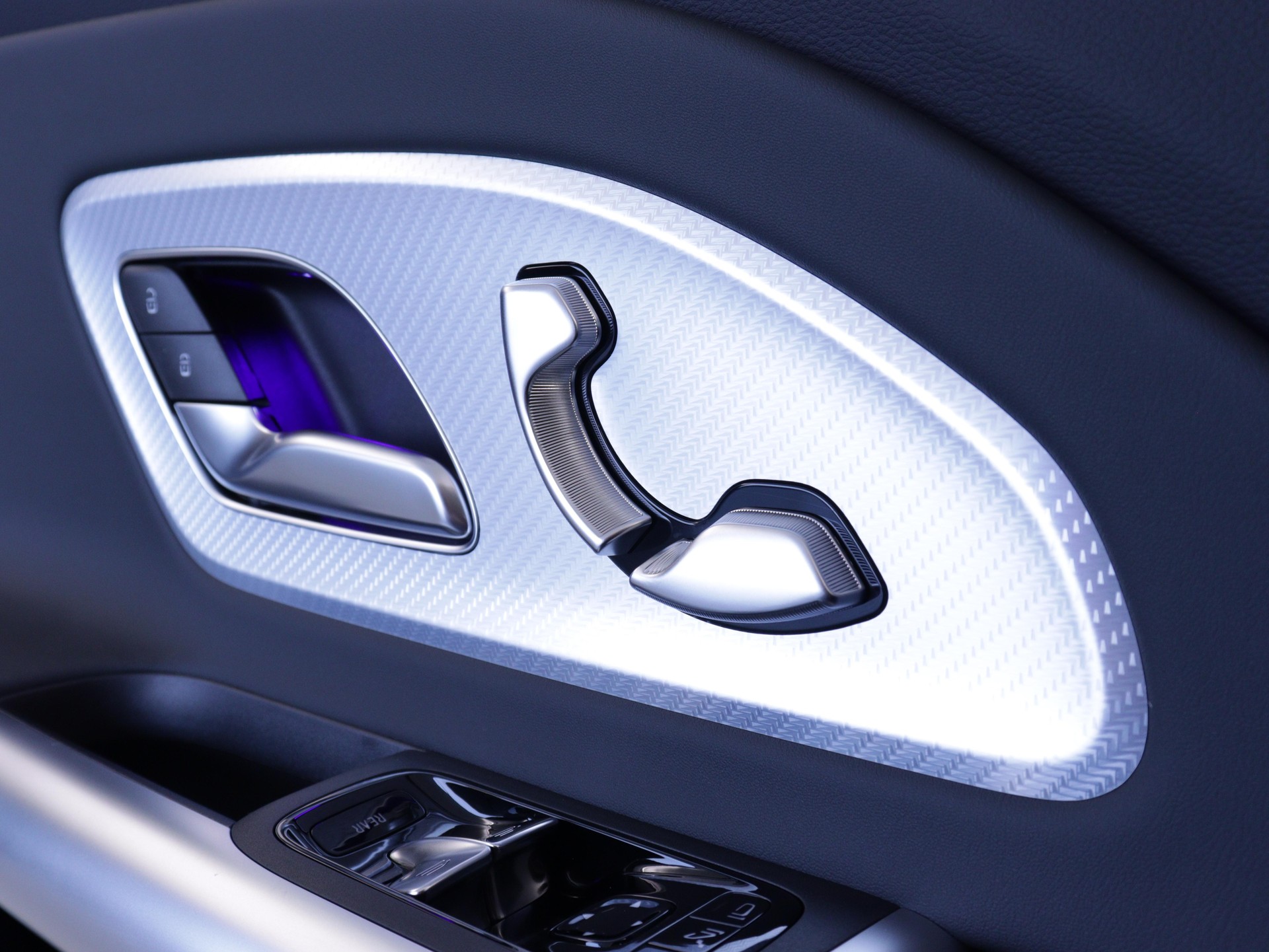 MERCEDES-BENZ GLB 220 4matic-image-9