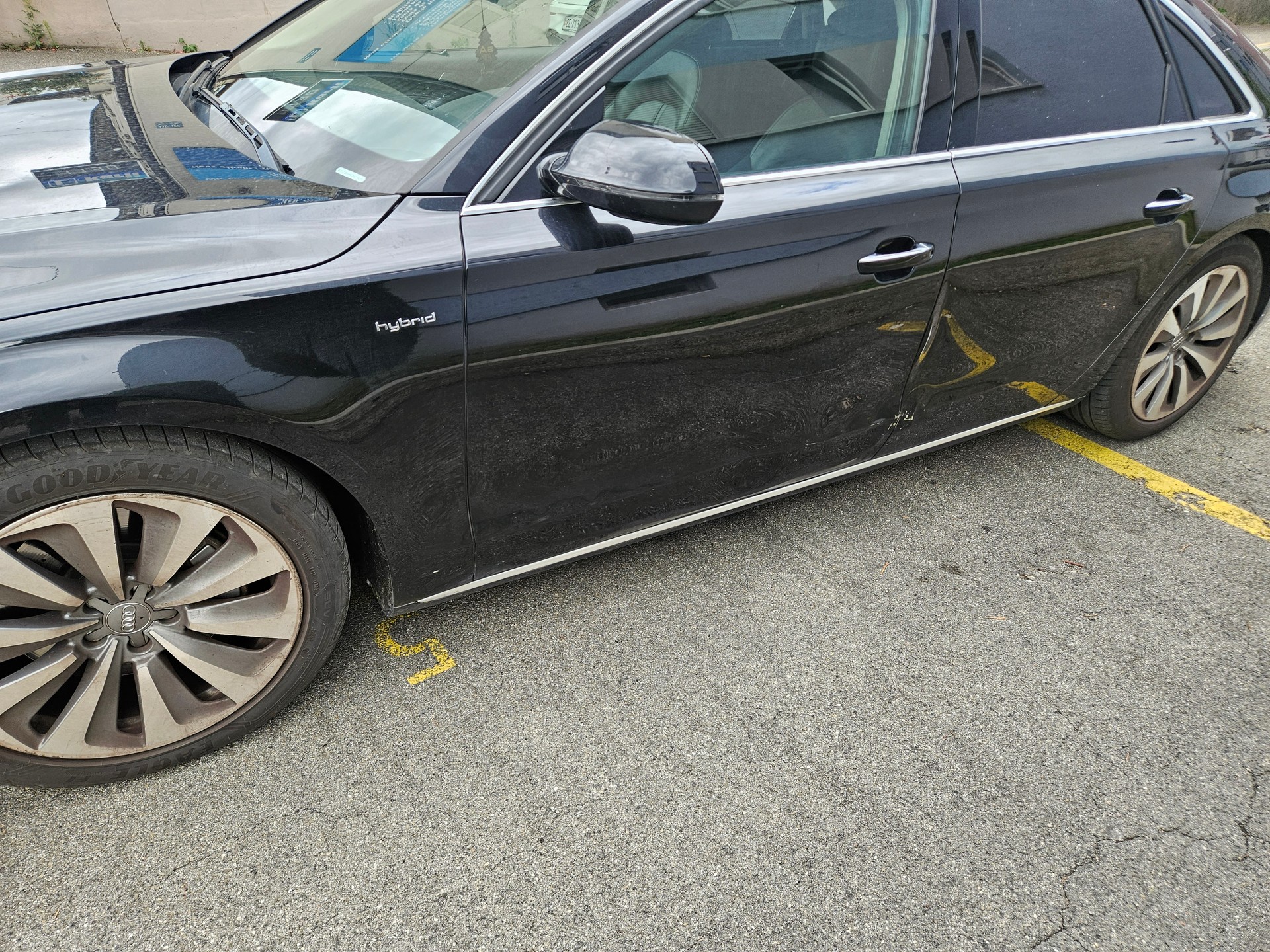 AUDI A8 2.0 TFSI hybrid tiptronic-image-12