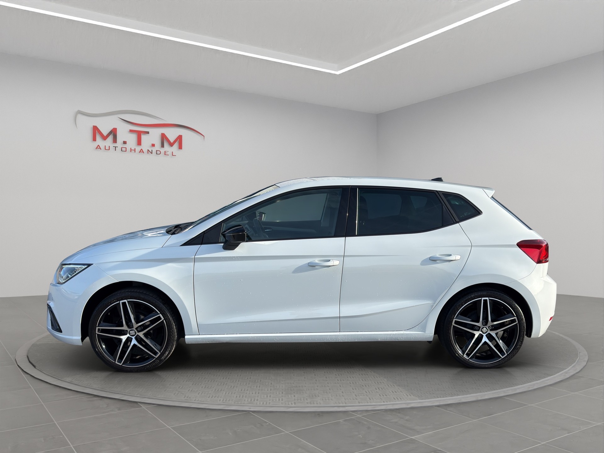 SEAT Ibiza 1.0 TGI CNG Swiss FR-image-7