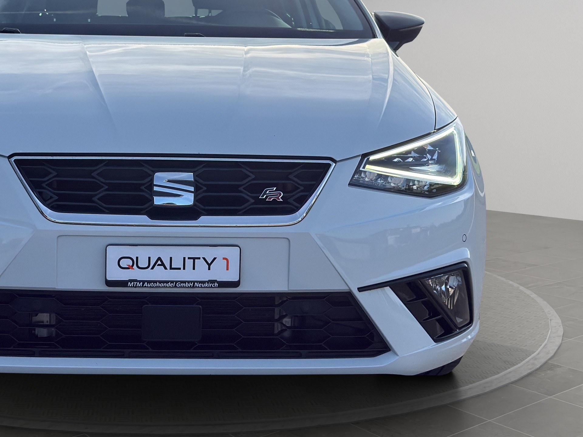 SEAT Ibiza 1.0 TGI CNG Swiss FR-image-4