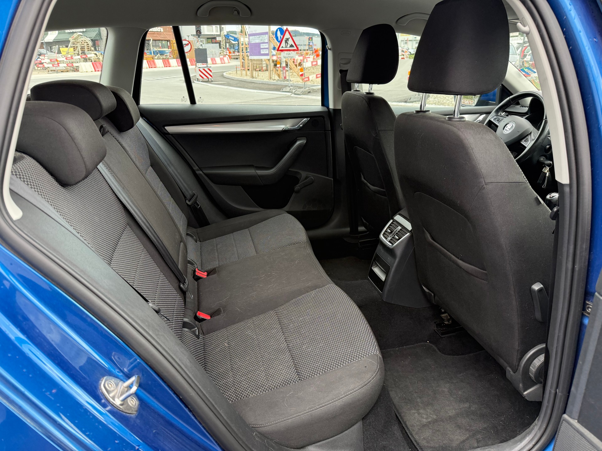 SKODA Octavia Combi 2.0 TDI Fresh 4x4-image-12