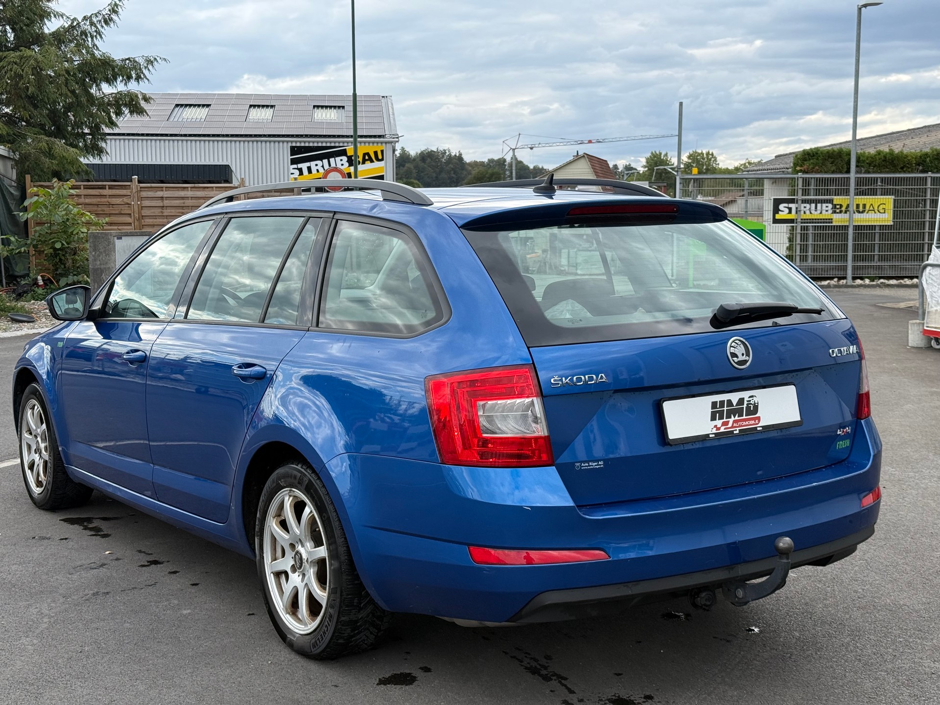 SKODA Octavia Combi 2.0 TDI Fresh 4x4-image-3