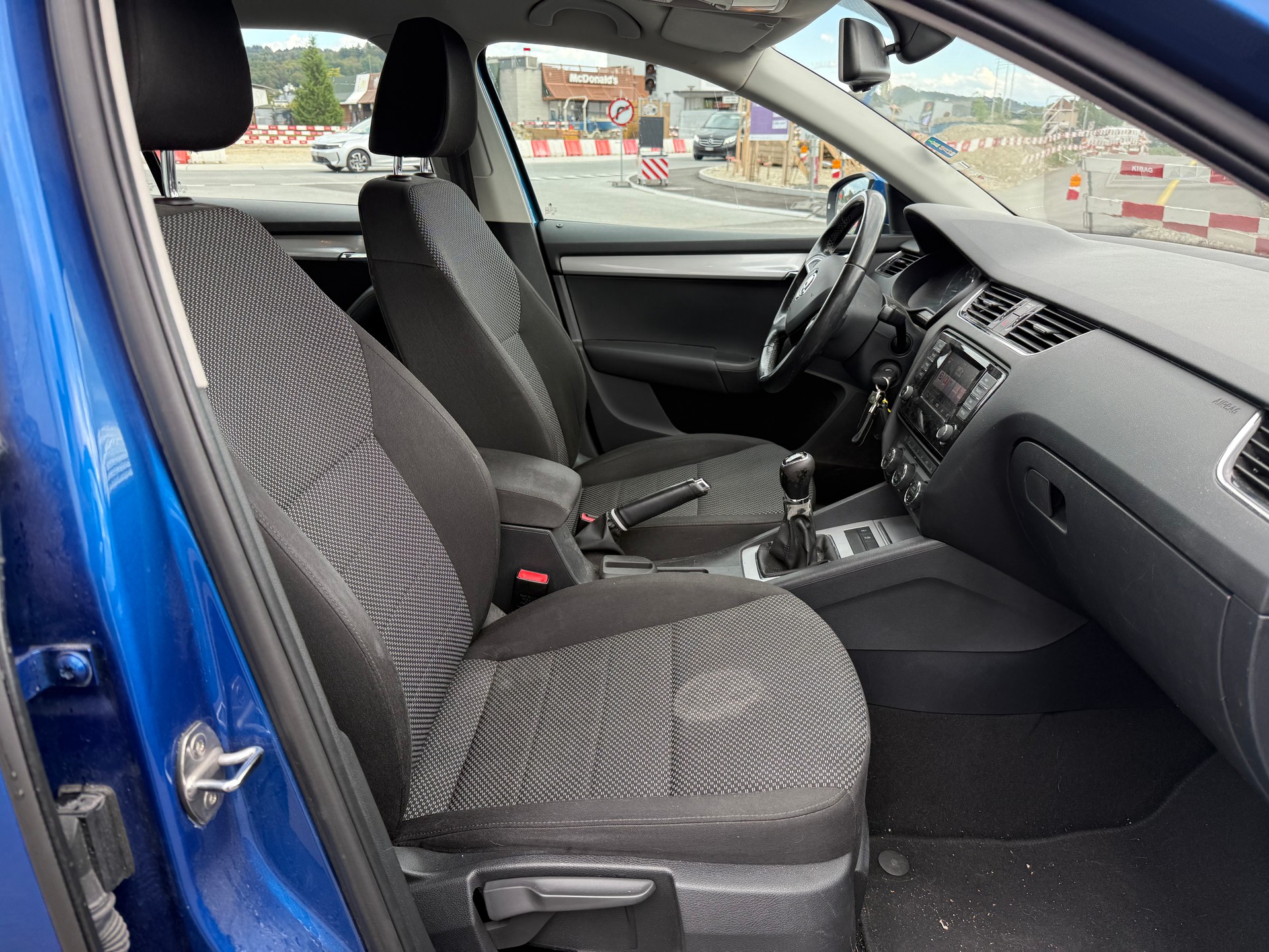 SKODA Octavia Combi 2.0 TDI Fresh 4x4-image-11