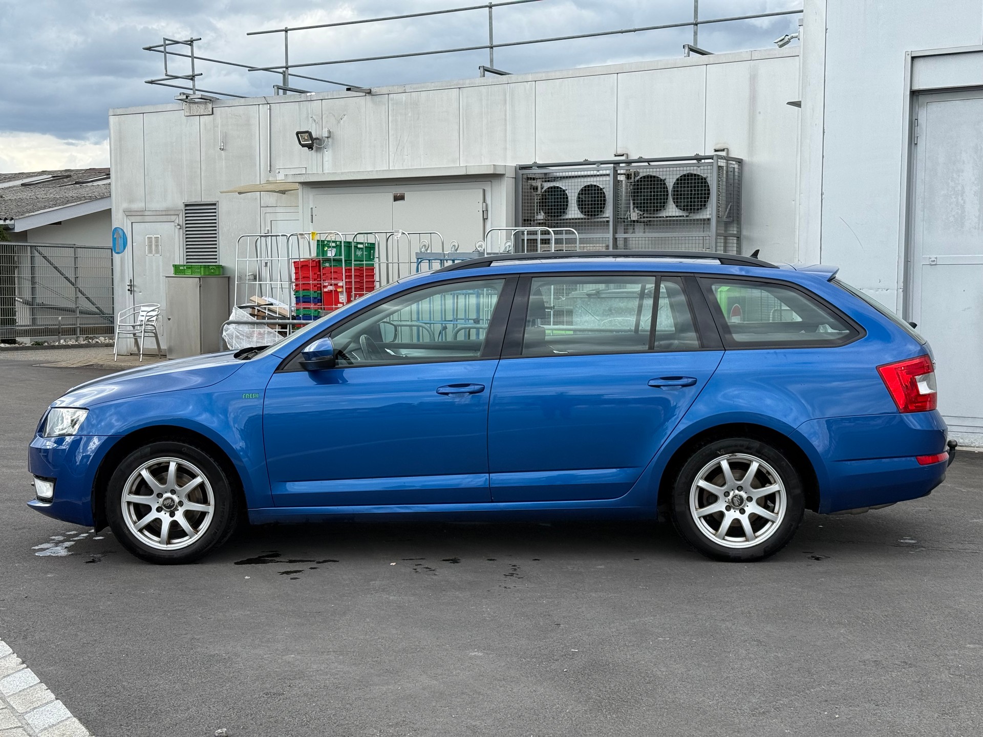 SKODA Octavia Combi 2.0 TDI Fresh 4x4-image-2
