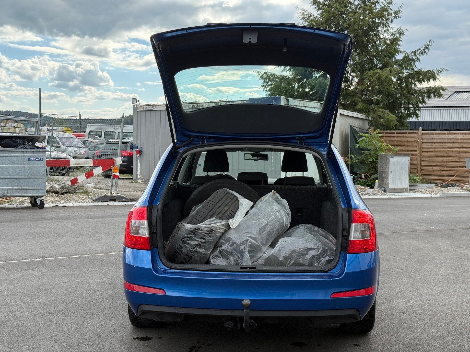 SKODA Octavia Combi 2.0 TDI Fresh 4x4-image-8