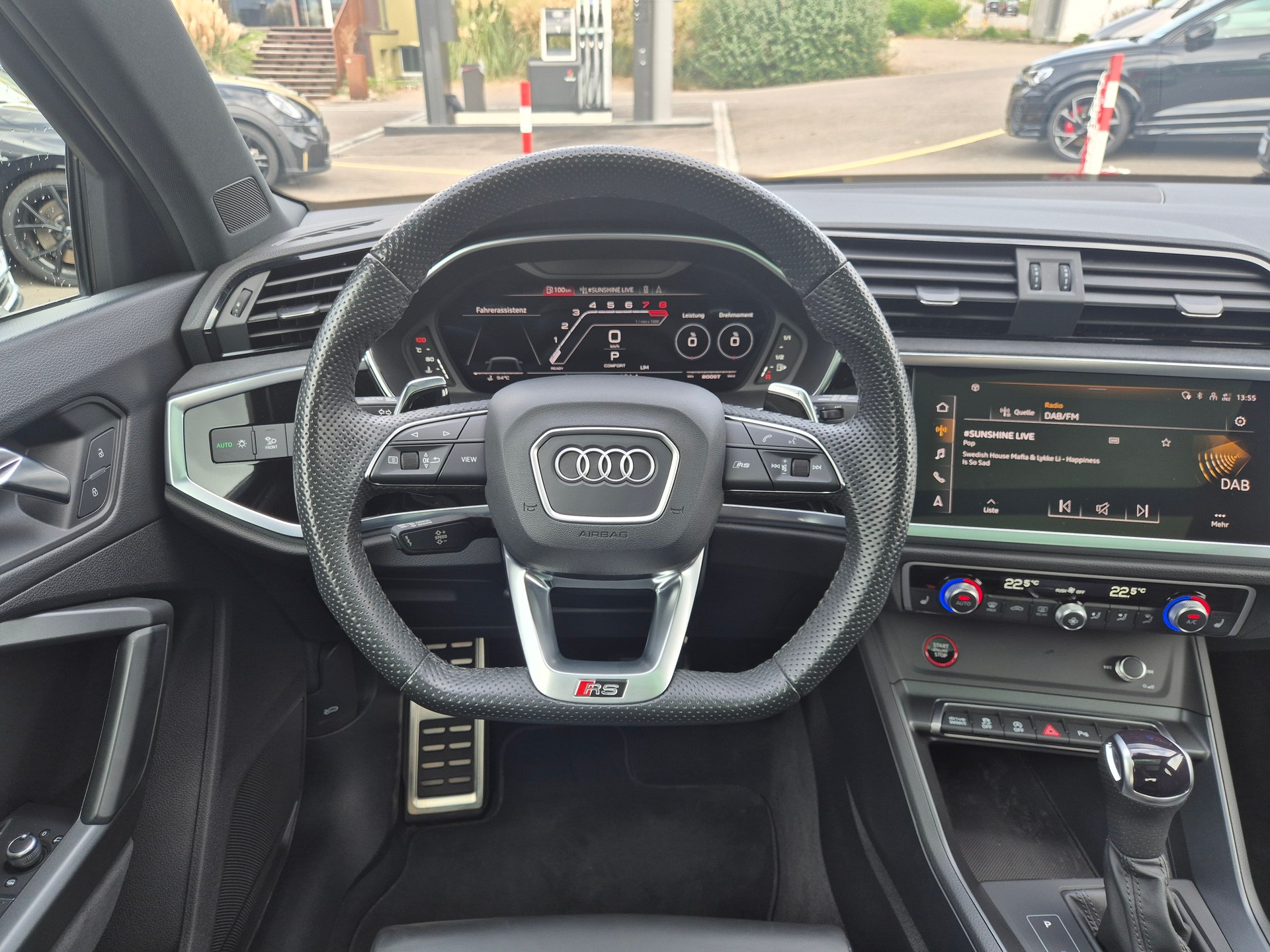 AUDI RS Q3 2.5 TFSI quattro S tronic-image-15