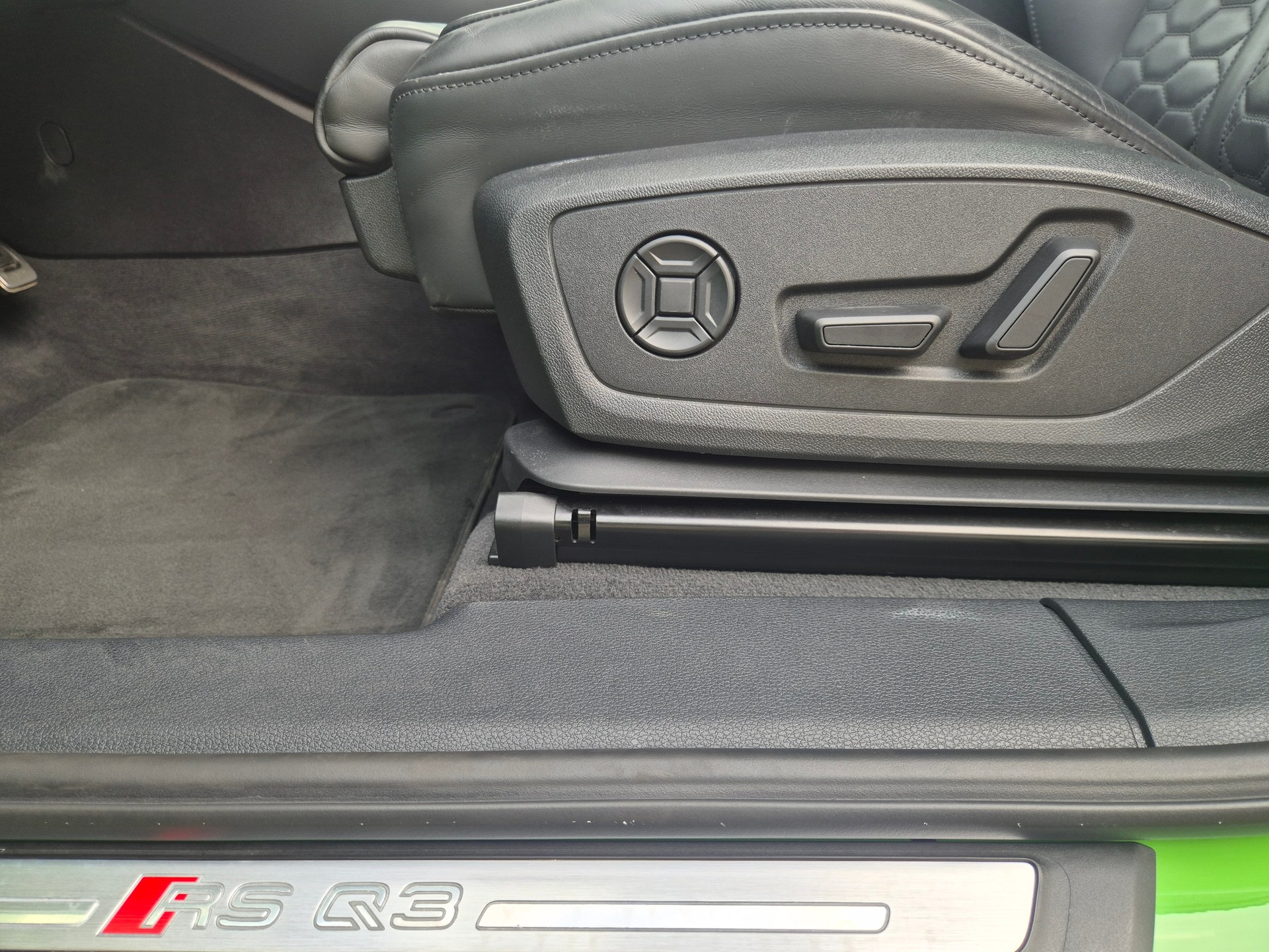 AUDI RS Q3 2.5 TFSI quattro S tronic-image-12