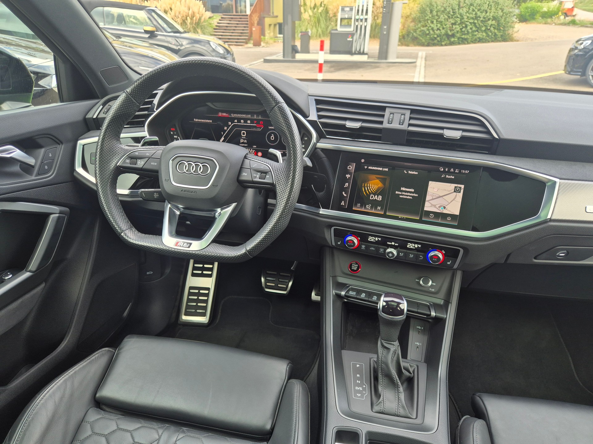 AUDI RS Q3 2.5 TFSI quattro S tronic-image-19