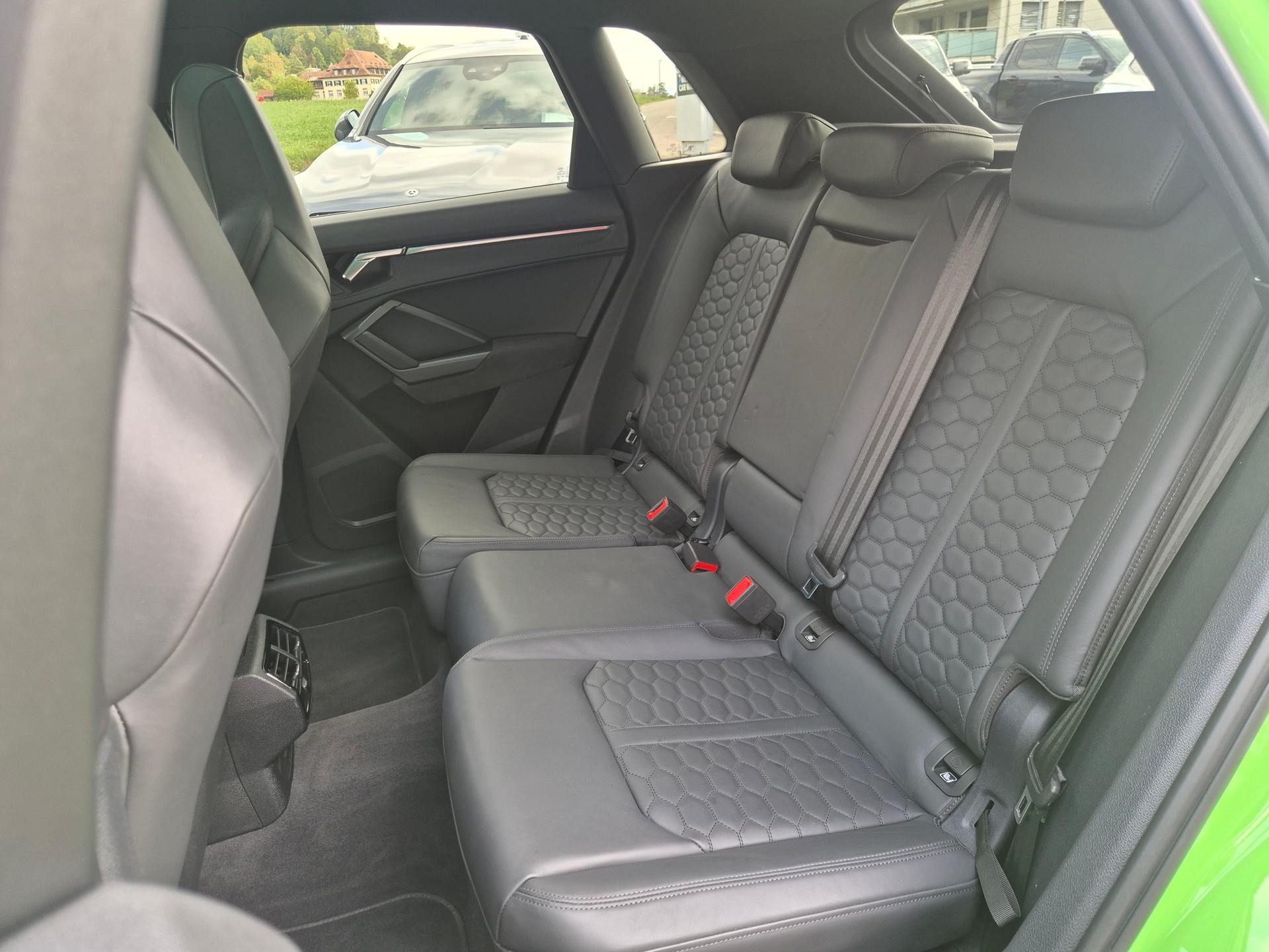 AUDI RS Q3 2.5 TFSI quattro S tronic-image-17