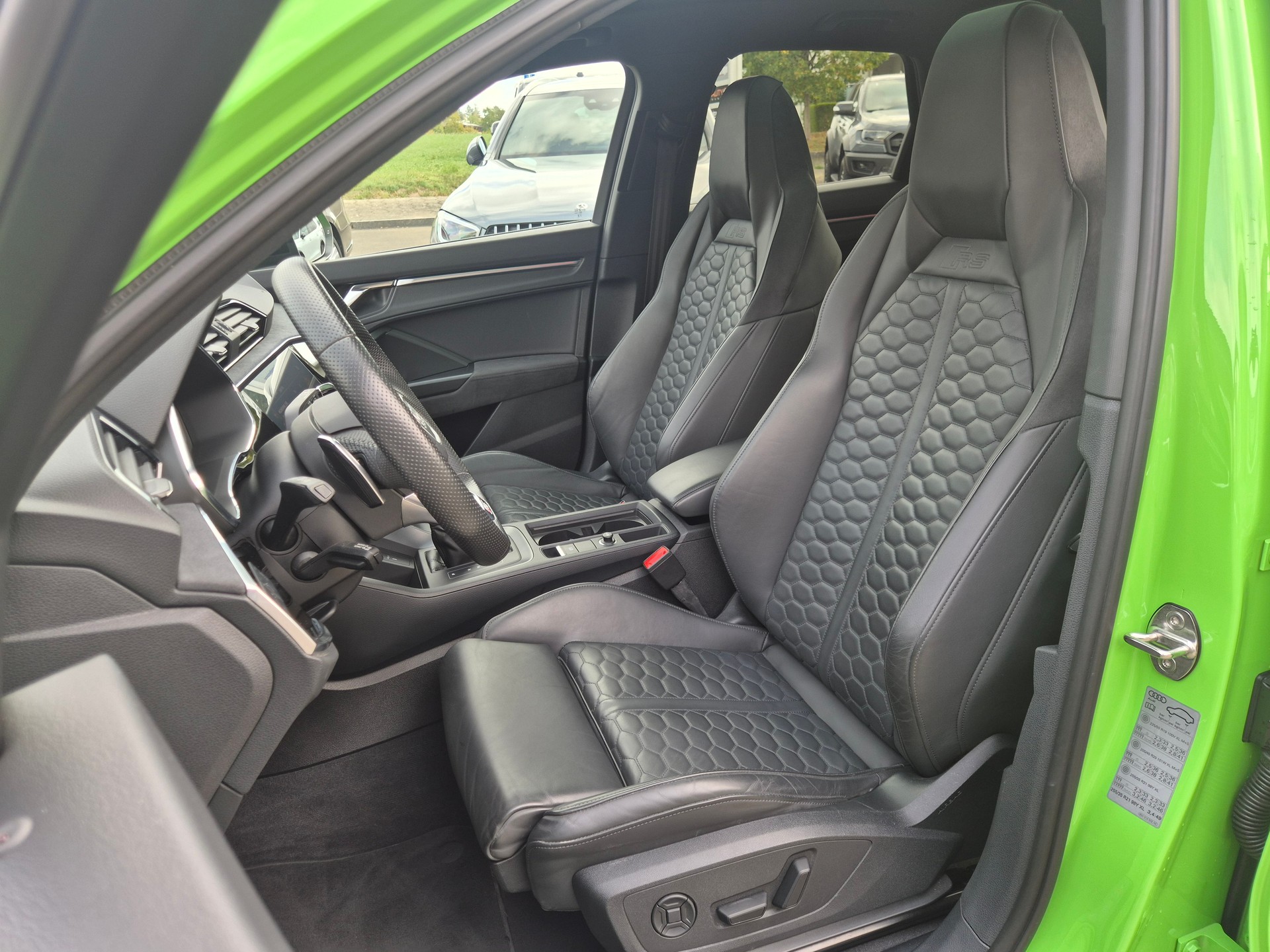 AUDI RS Q3 2.5 TFSI quattro S tronic-image-11
