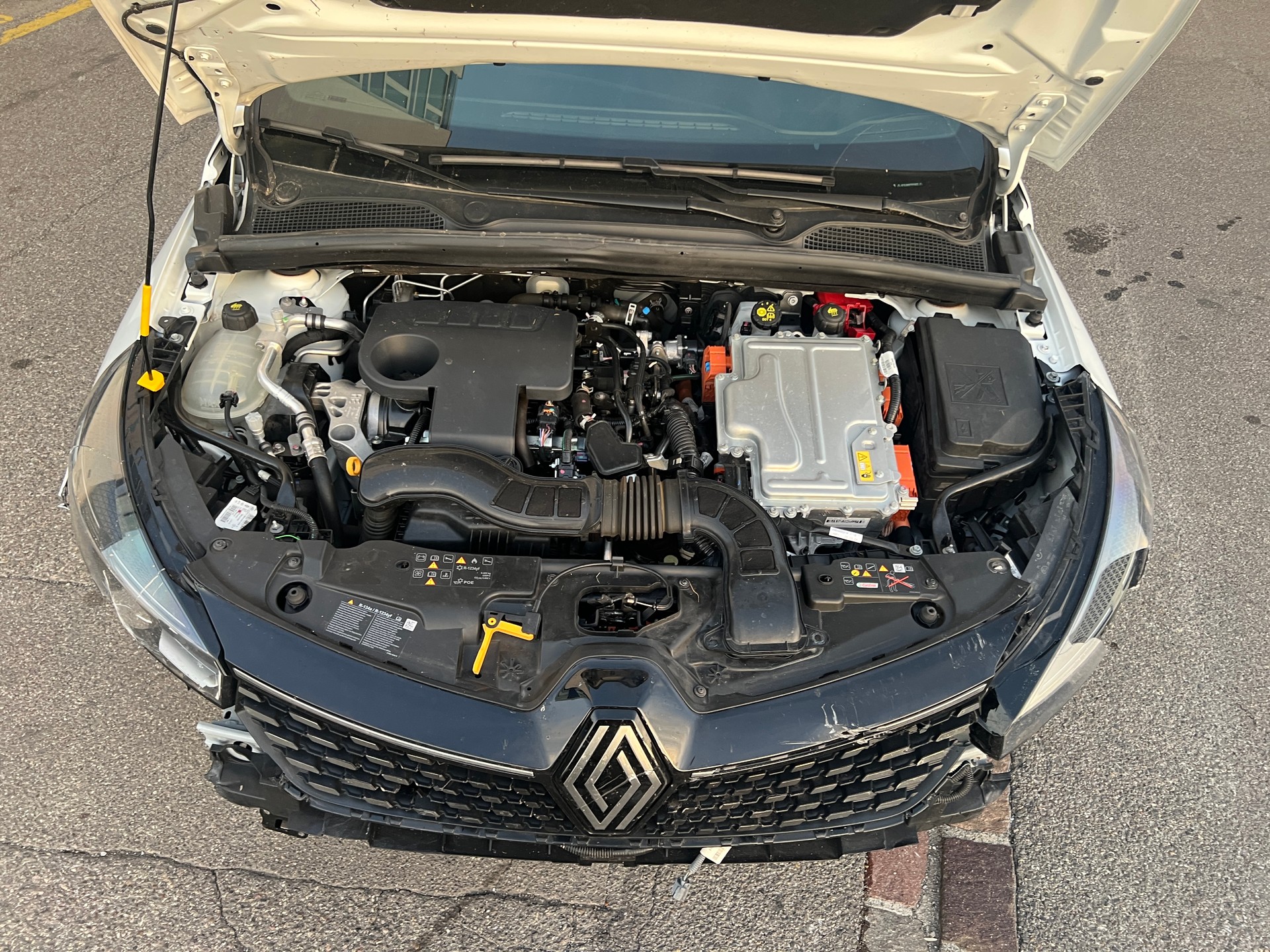 RENAULT Clio 1.6 E-Tech Techno-image-8