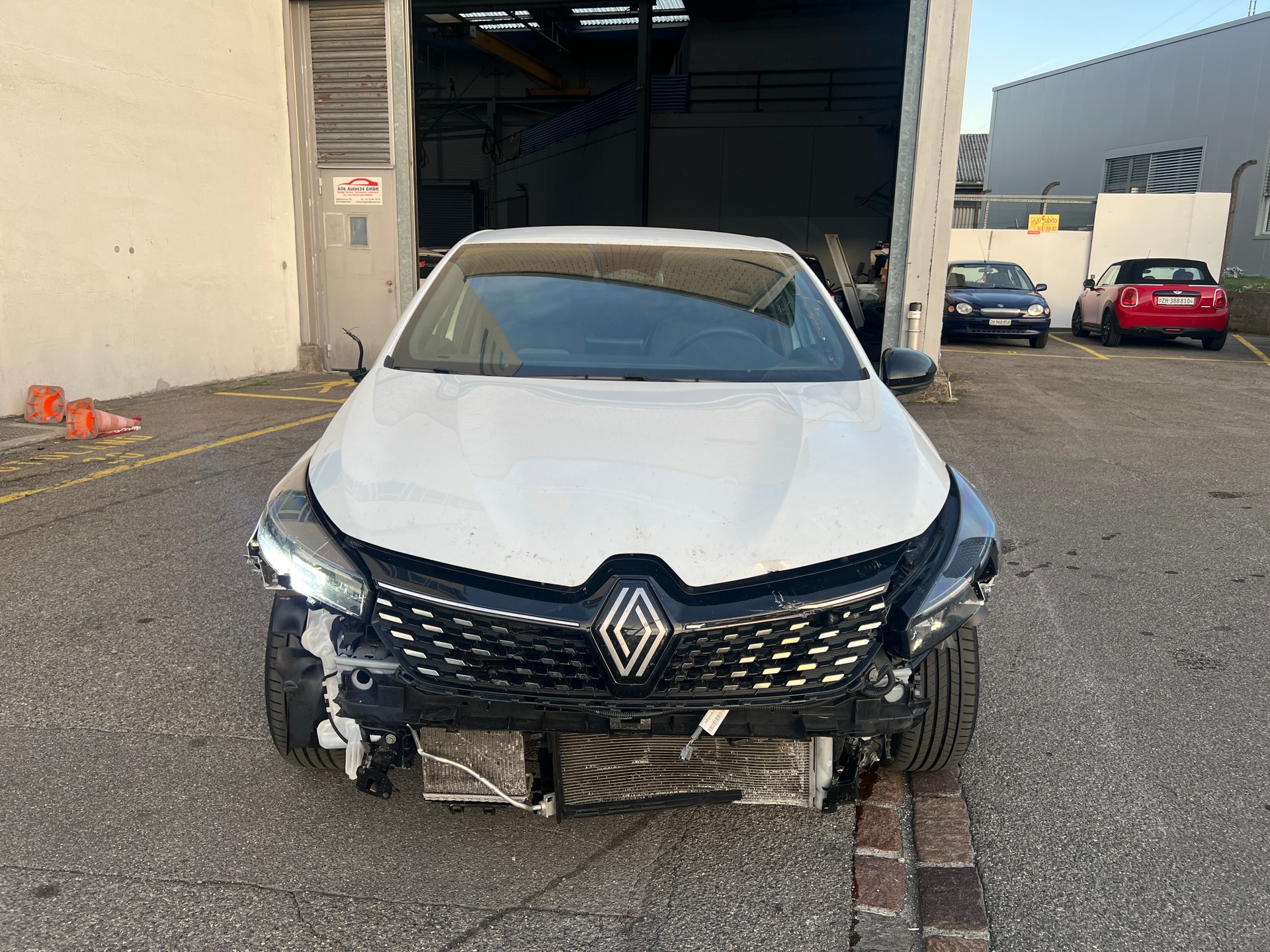RENAULT Clio 1.6 E-Tech Techno-image-1