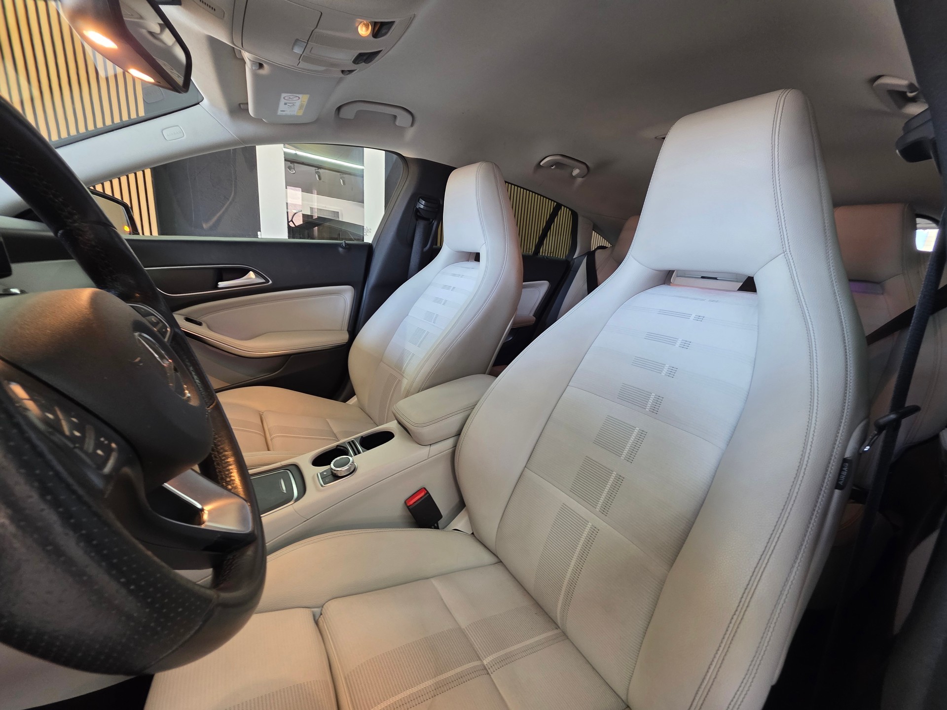 MERCEDES-BENZ CLA Shooting Brake 250 Urban 4Matic 7G-DCT-image-9