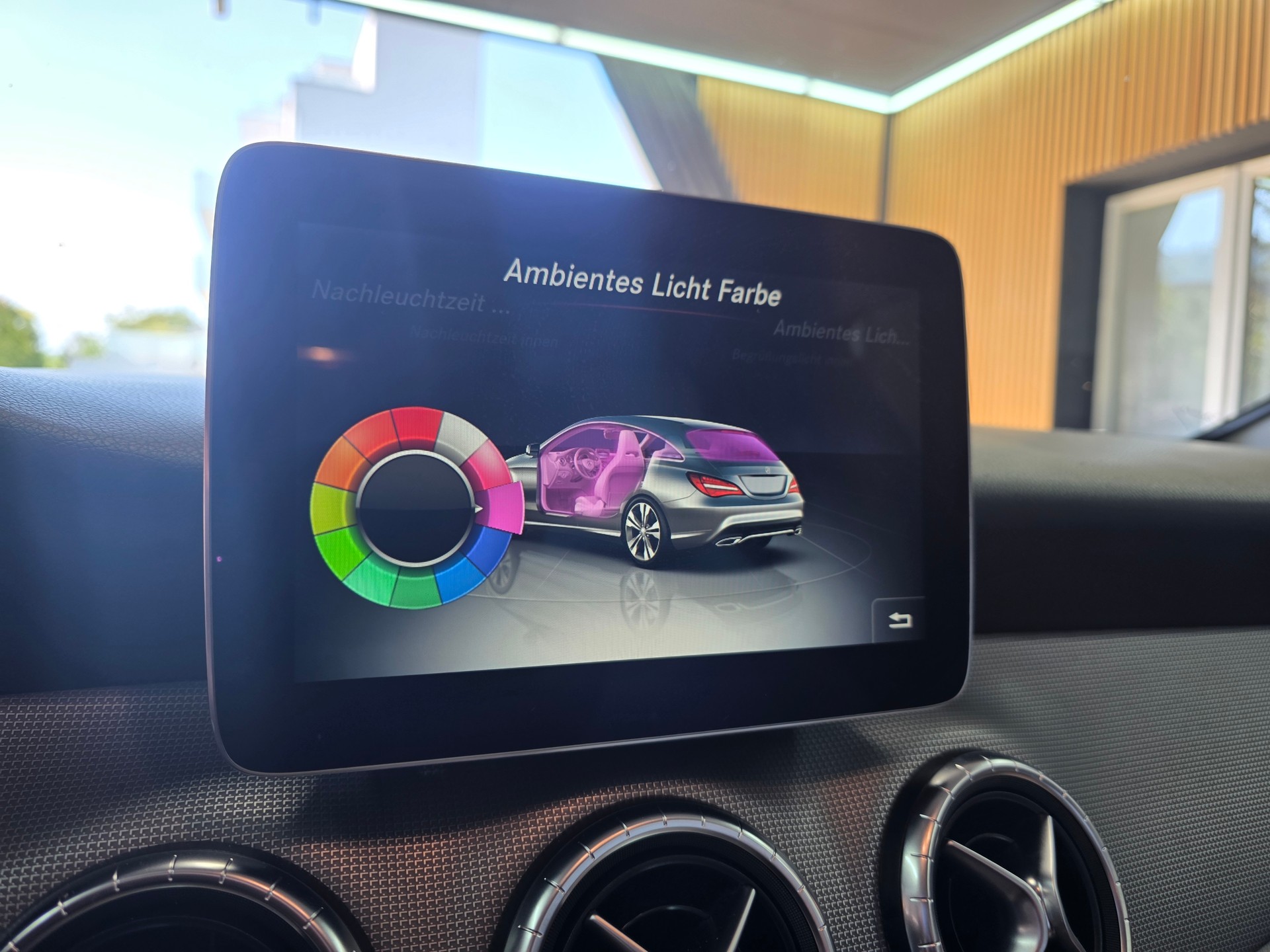 MERCEDES-BENZ CLA Shooting Brake 250 Urban 4Matic 7G-DCT-image-13