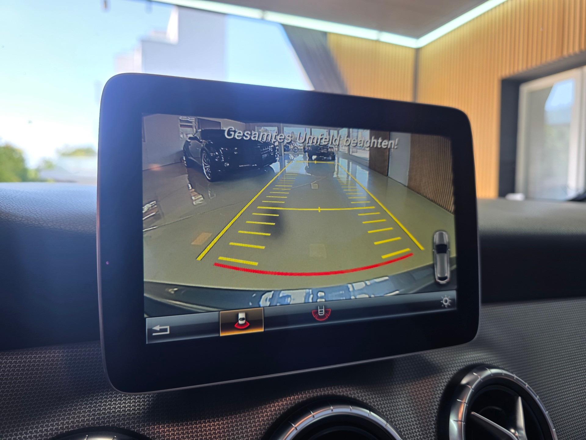 MERCEDES-BENZ CLA Shooting Brake 250 Urban 4Matic 7G-DCT-image-14