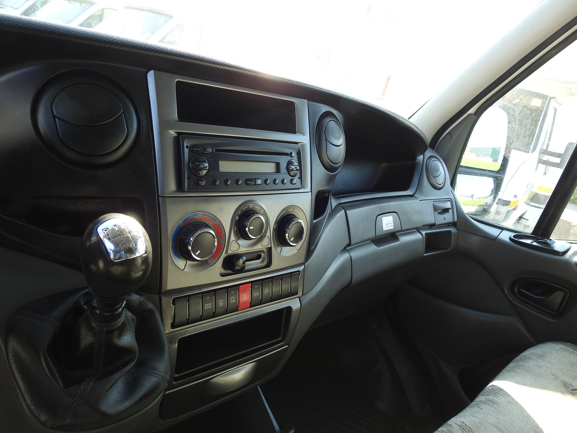 IVECO 35 C 15 V-image-17