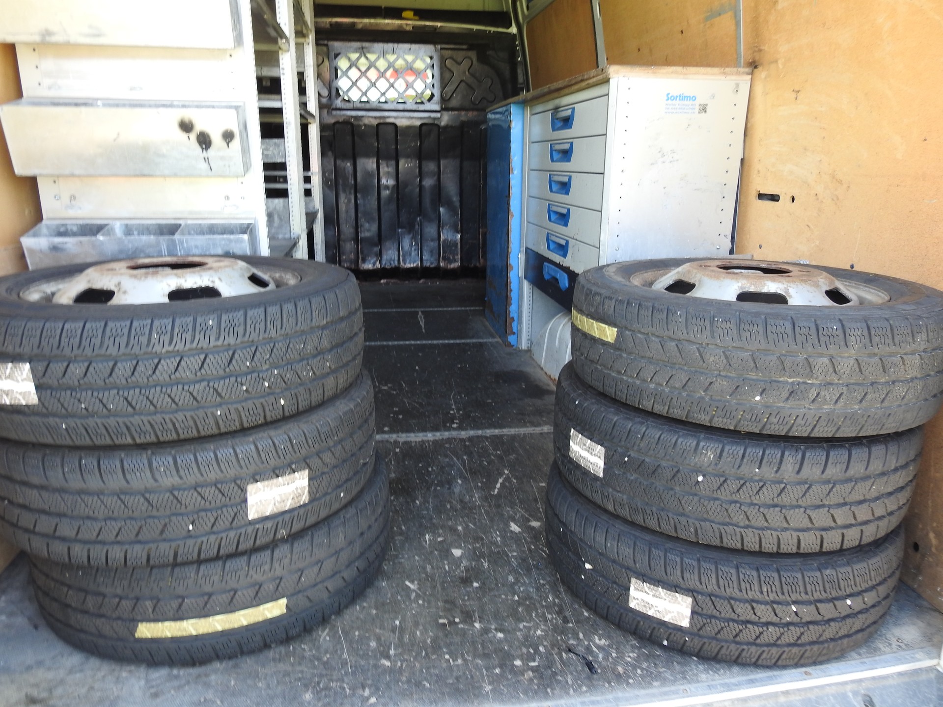 IVECO 35 C 15 V-image-13