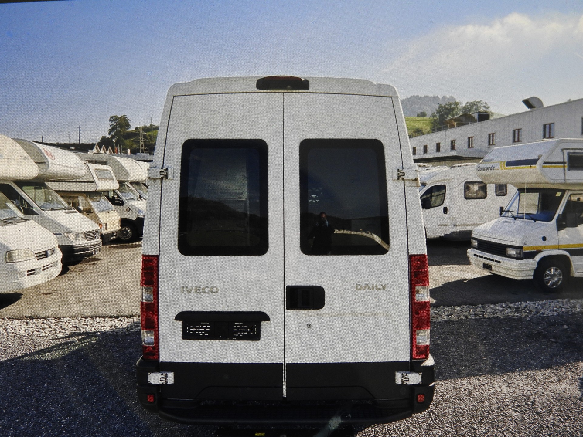 IVECO 35 C 15 V-image-4