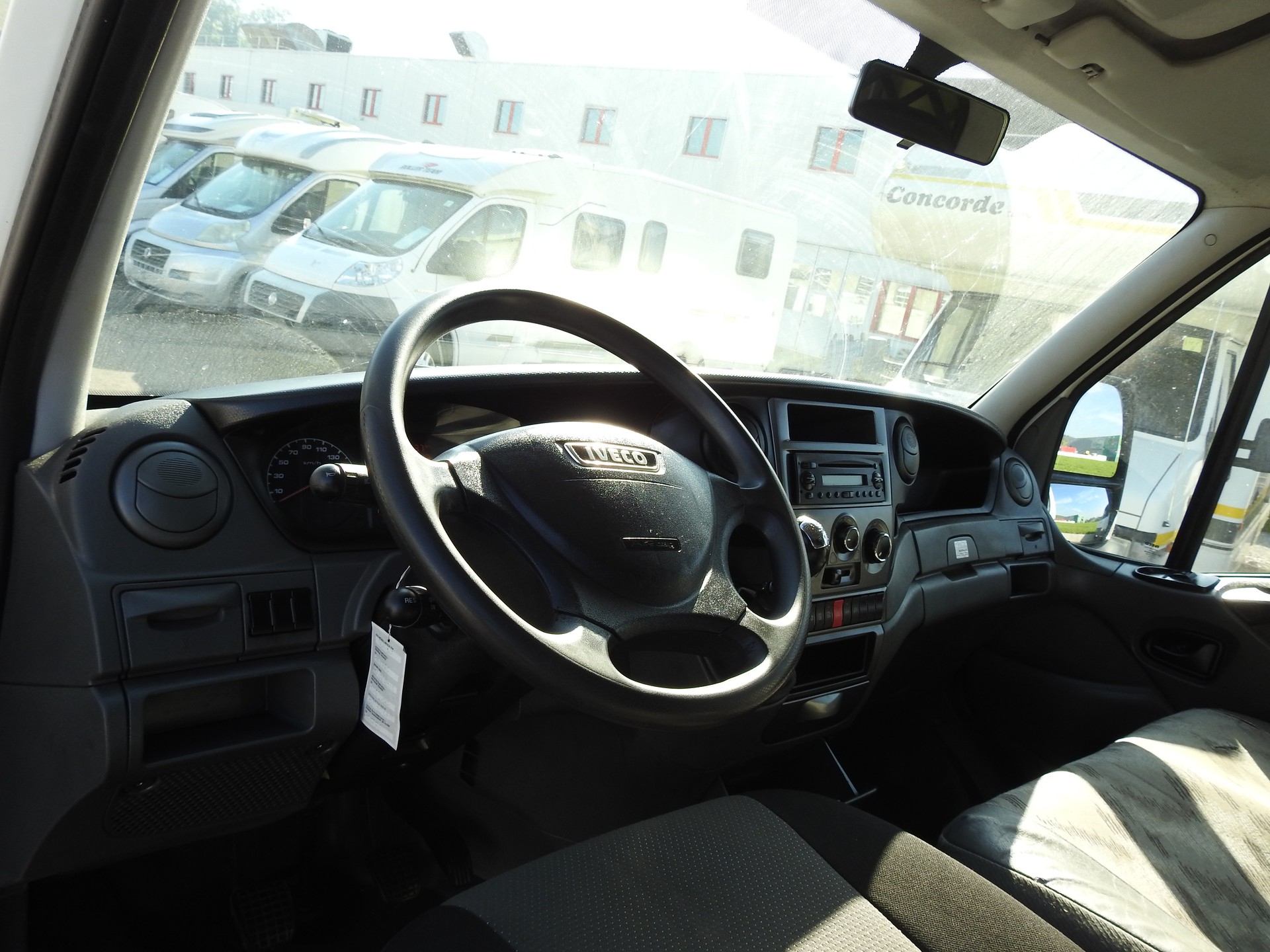 IVECO 35 C 15 V-image-14
