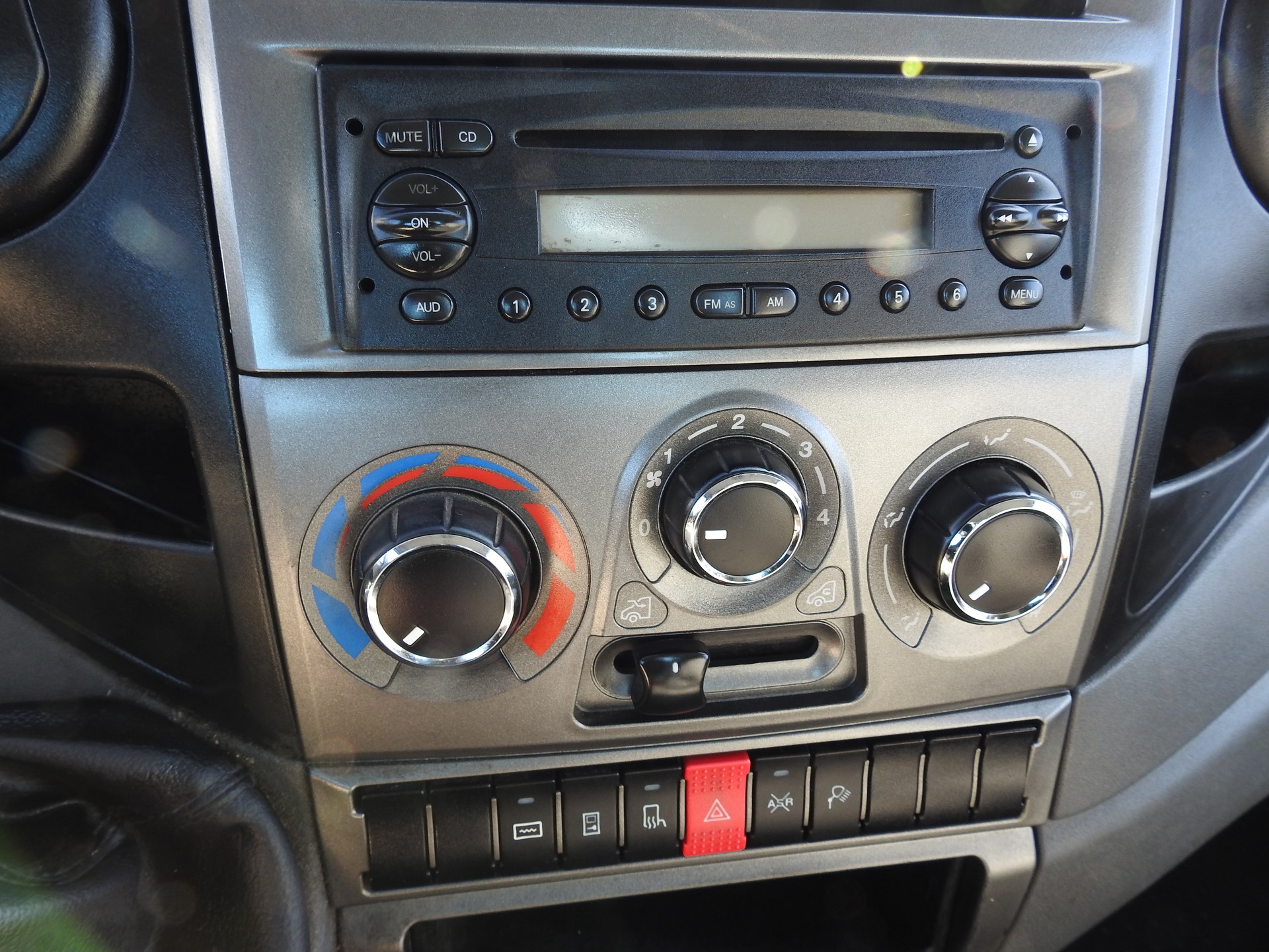 IVECO 35 C 15 V-image-19