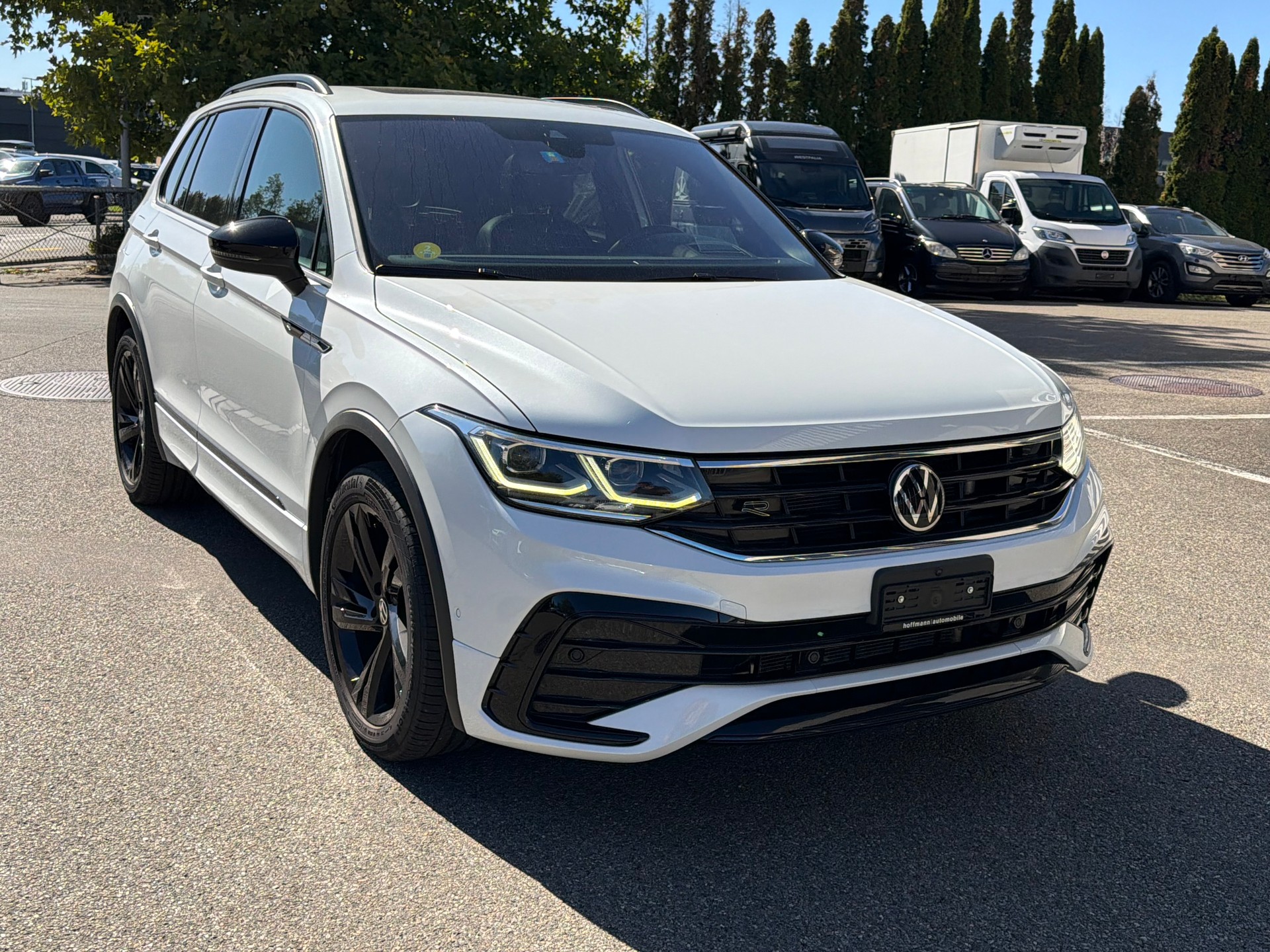 VW Tiguan 2.0 TDI SCR R-Line 4Motion DSG-image-2