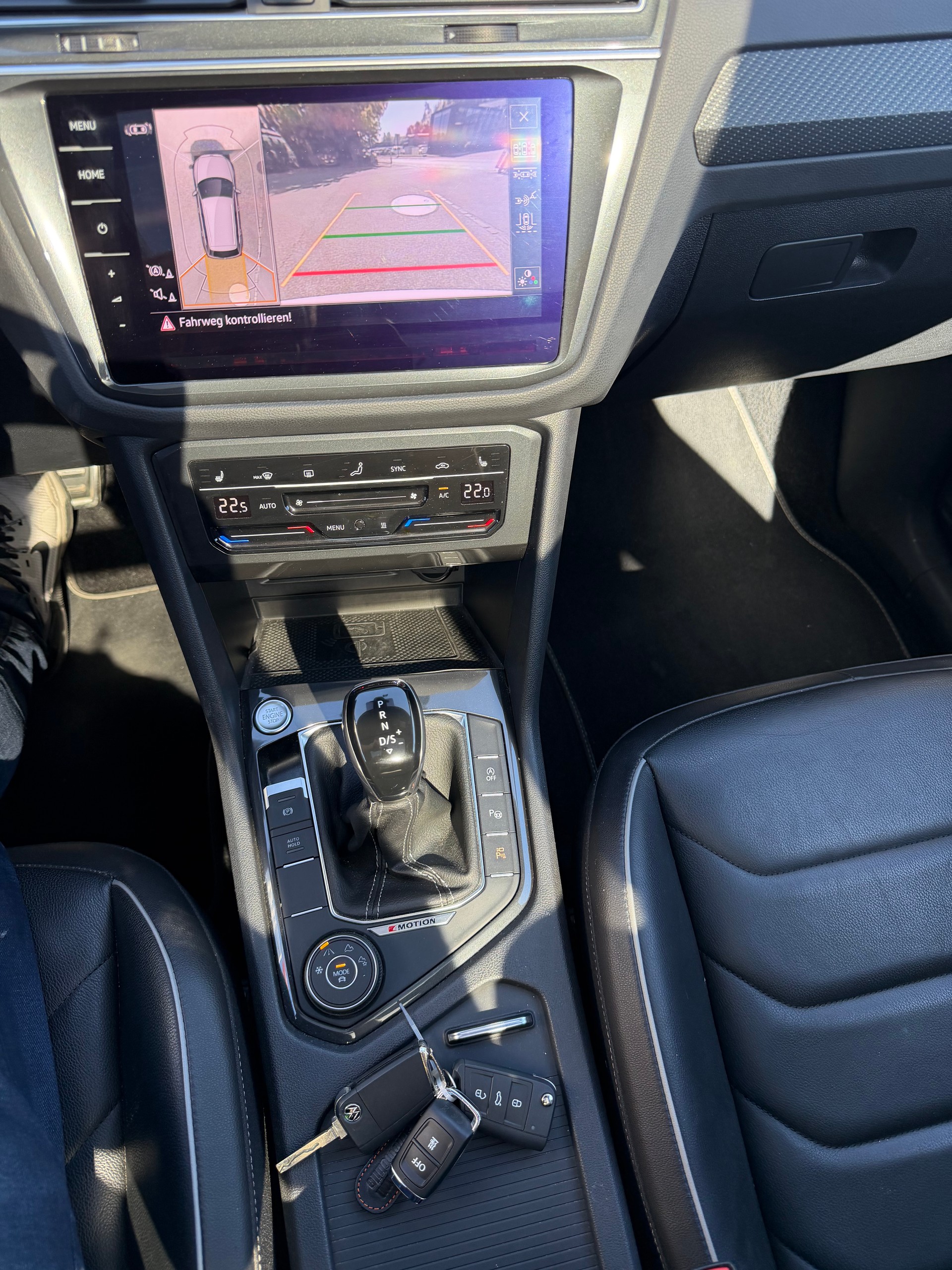 VW Tiguan 2.0 TDI SCR R-Line 4Motion DSG-image-5