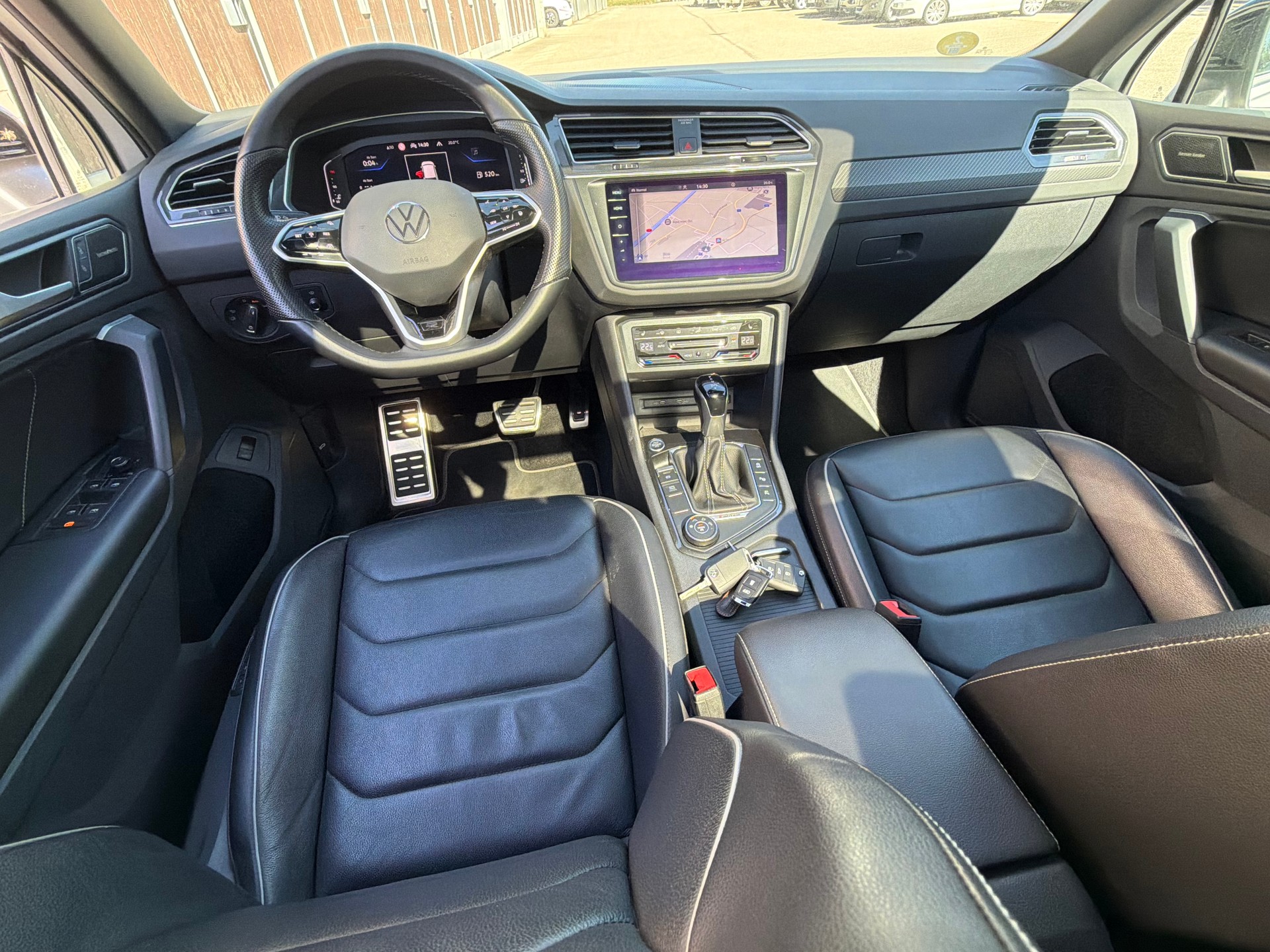 VW Tiguan 2.0 TDI SCR R-Line 4Motion DSG-image-8
