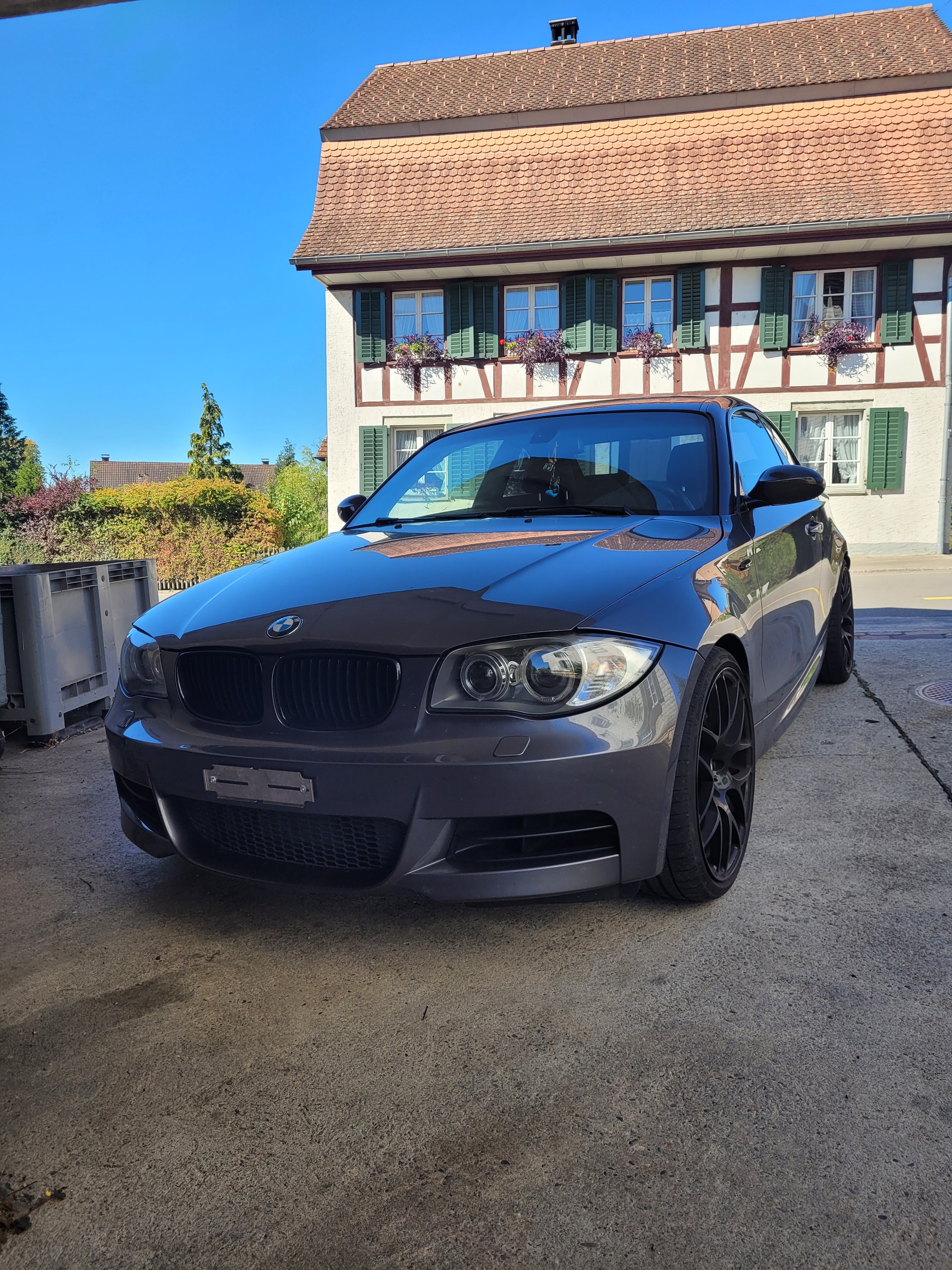 BMW 135i-image-1