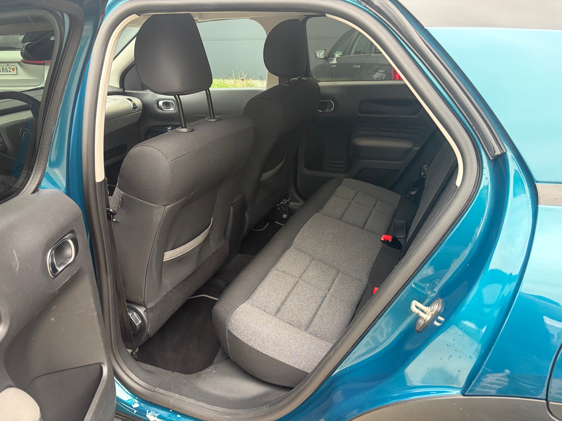 CITROEN C4 Cactus 1.2 Pure Tech Shine EAT6-image-9