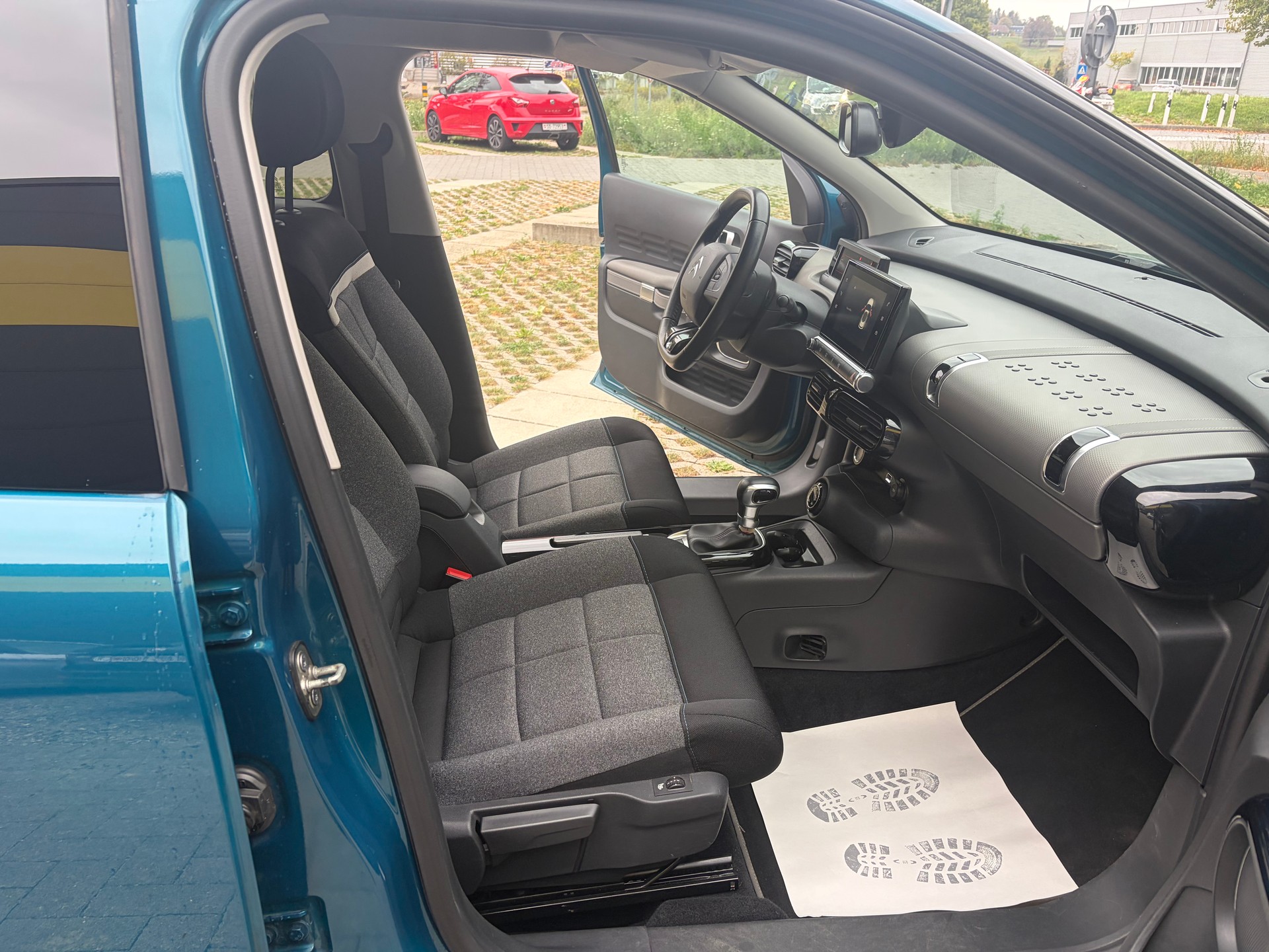 CITROEN C4 Cactus 1.2 Pure Tech Shine EAT6-image-11