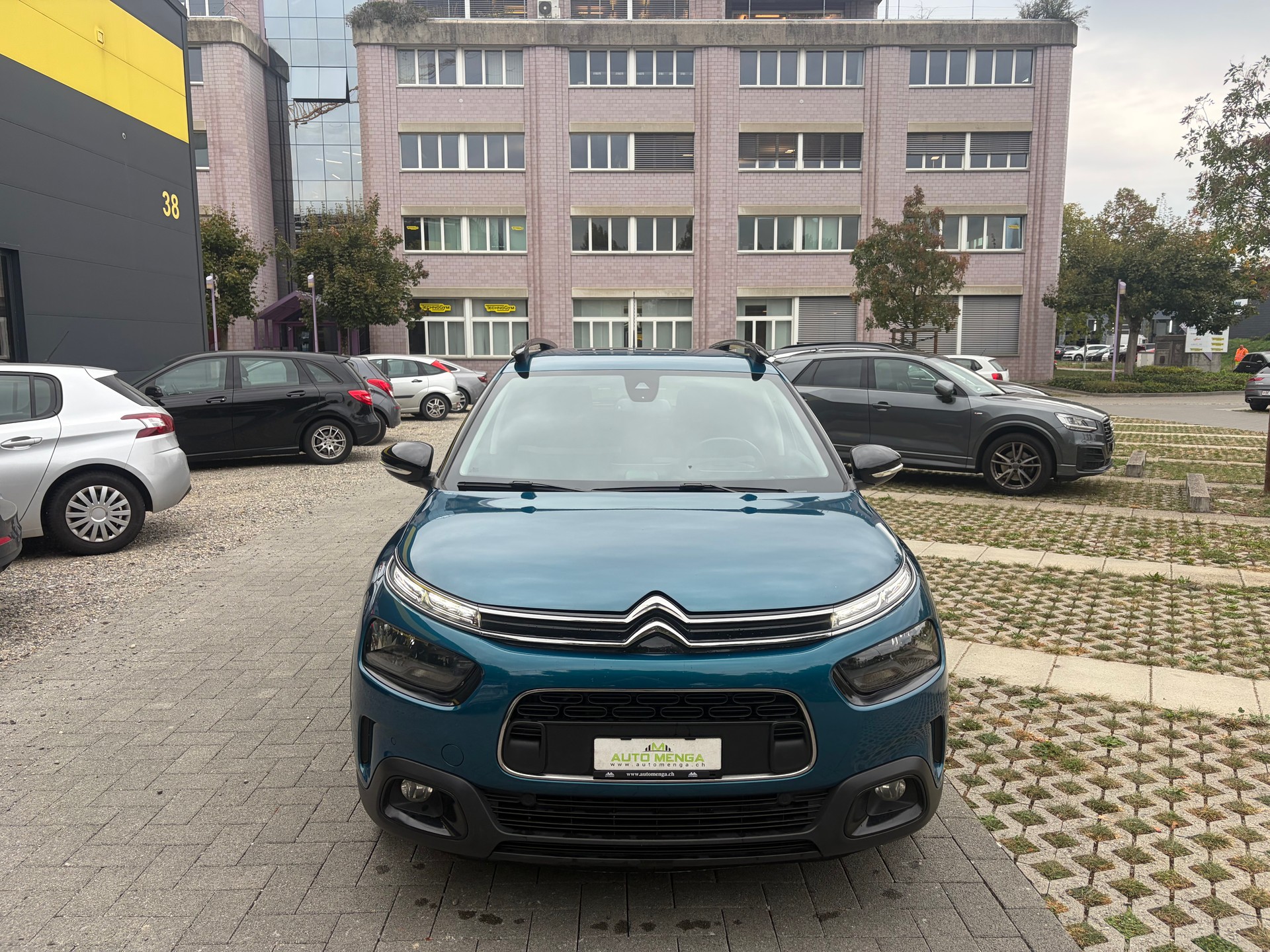 CITROEN C4 Cactus 1.2 Pure Tech Shine EAT6-image-1