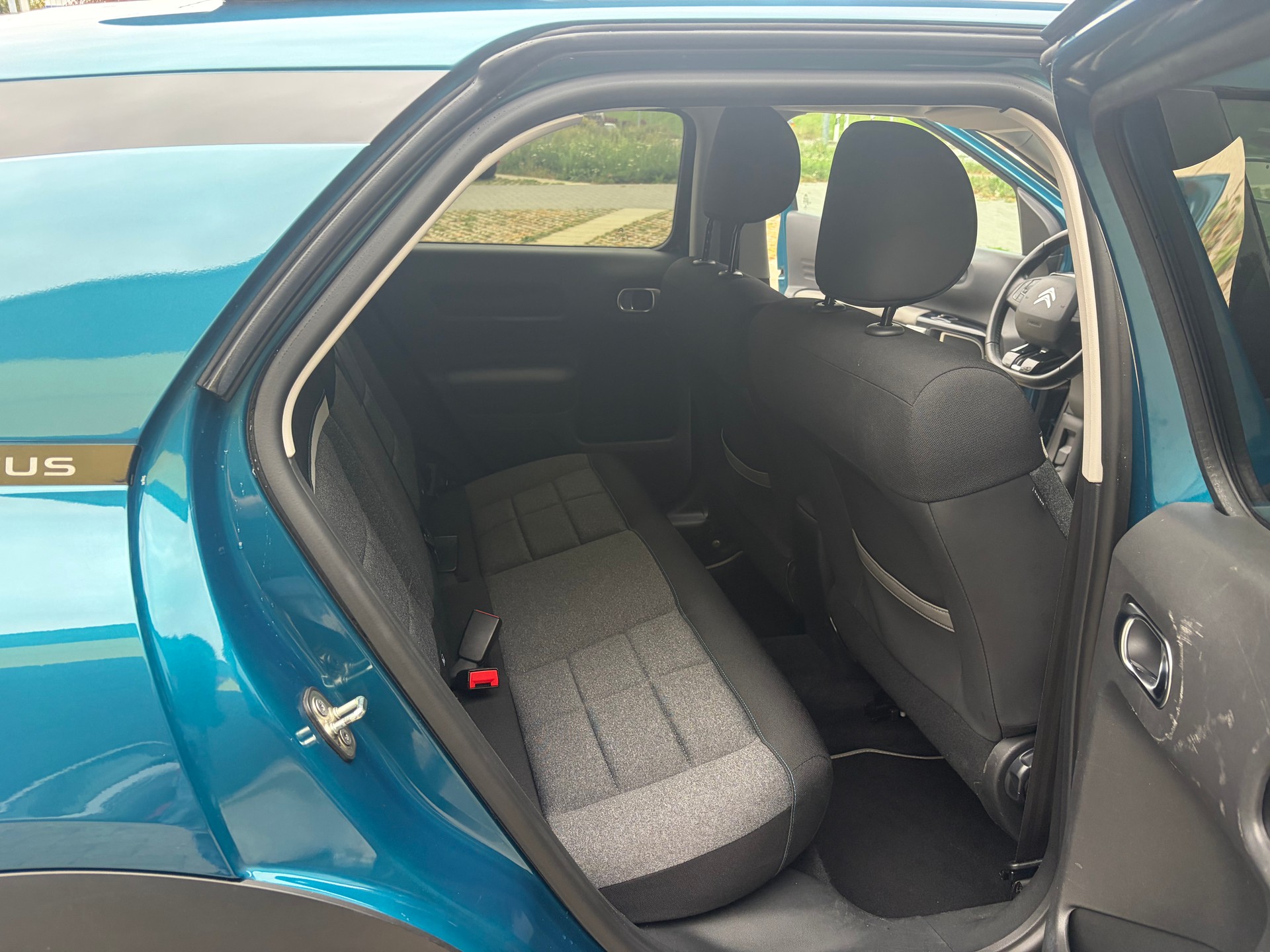 CITROEN C4 Cactus 1.2 Pure Tech Shine EAT6-image-12